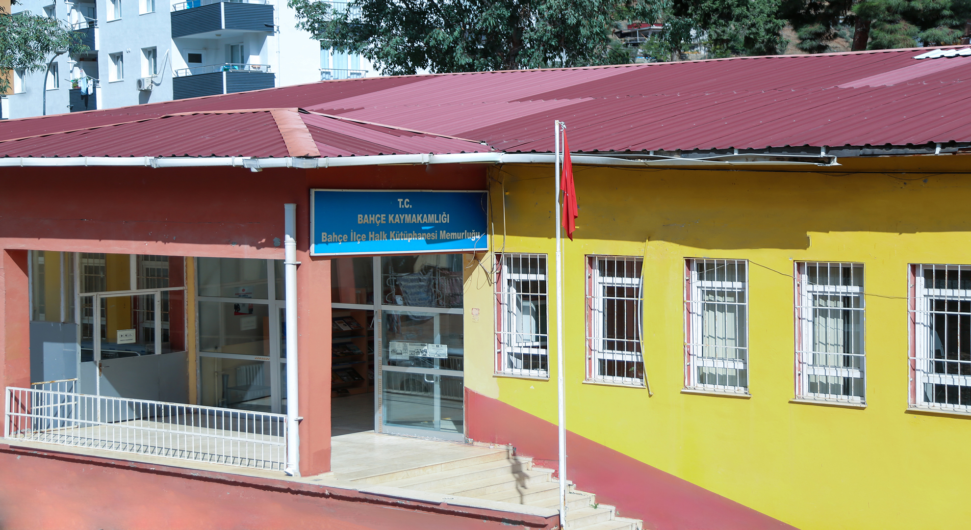 Bahçe İlçe Halk Kütüphanesi