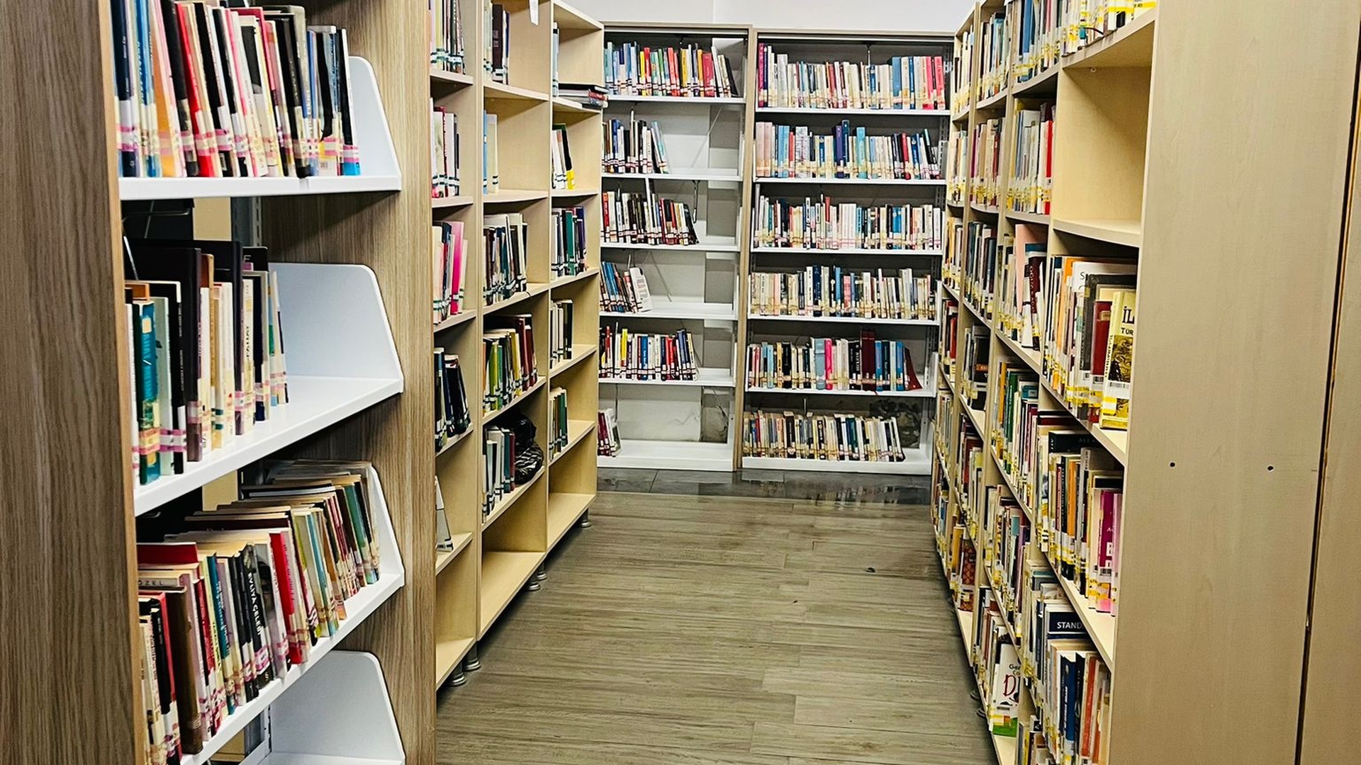 Saruhanlı Dr. İbrahim Türek İlçe Halk Kütüphanesi