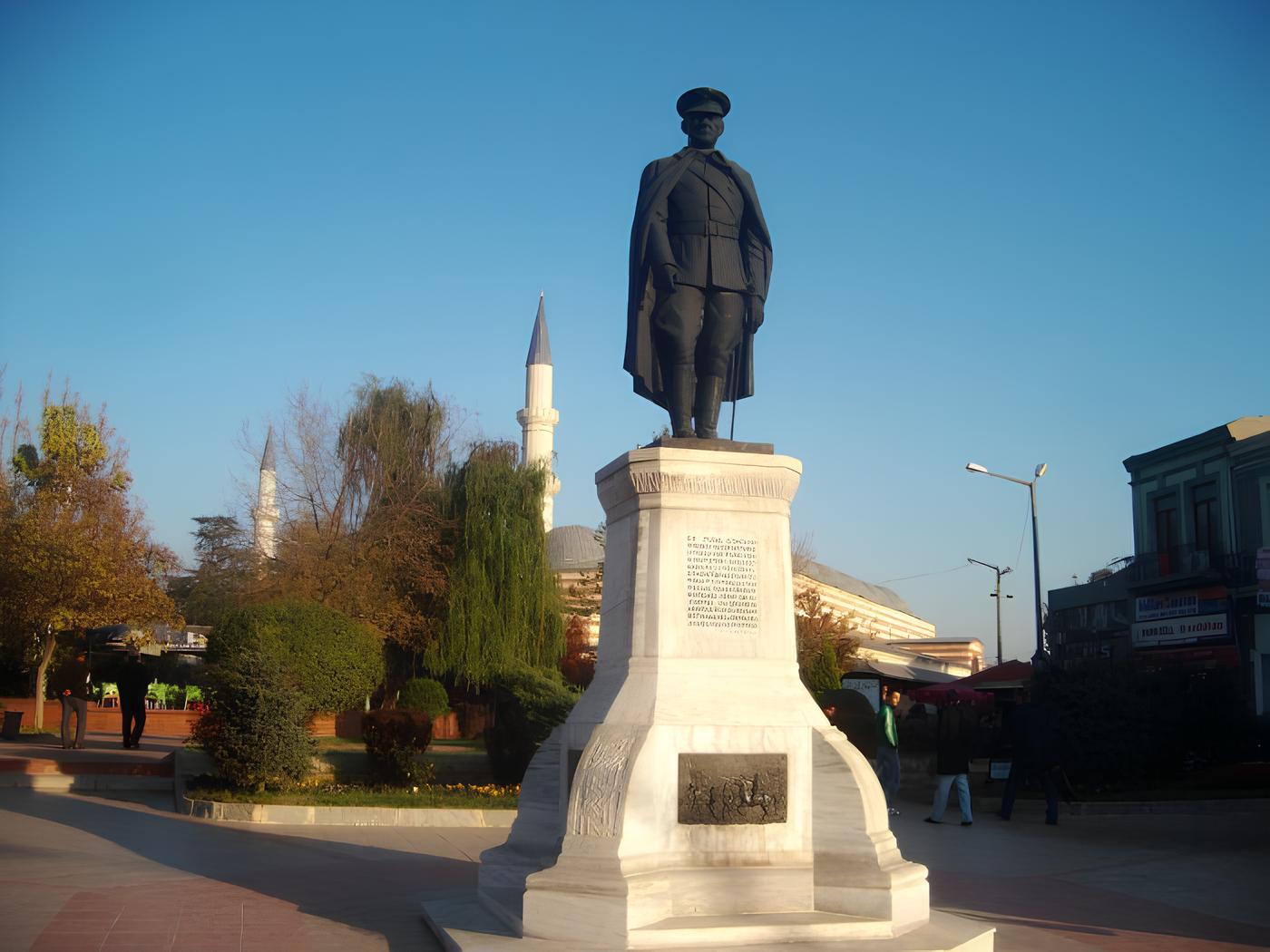 Atatürk Anıtı