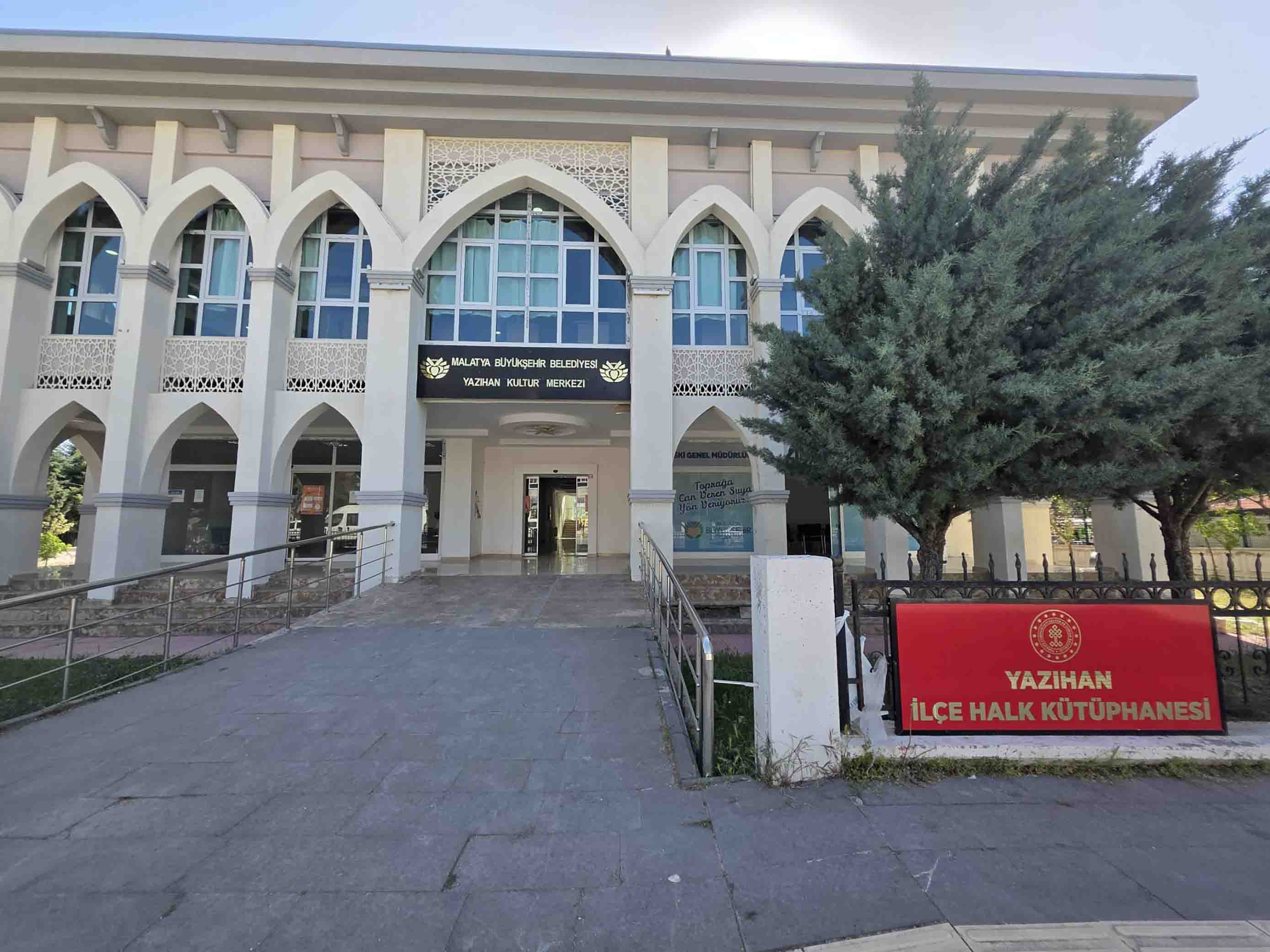 Yazıhan İlçe Halk Kütüphanesi