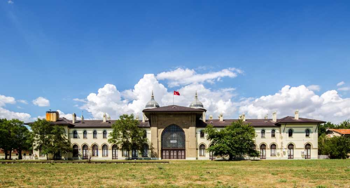 Karaağaç Gar Binası