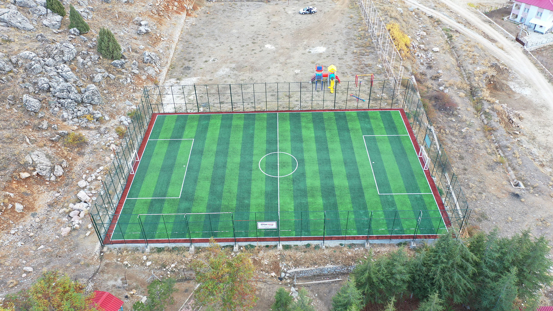 Değirmendere Mahallesi Halı Sahası