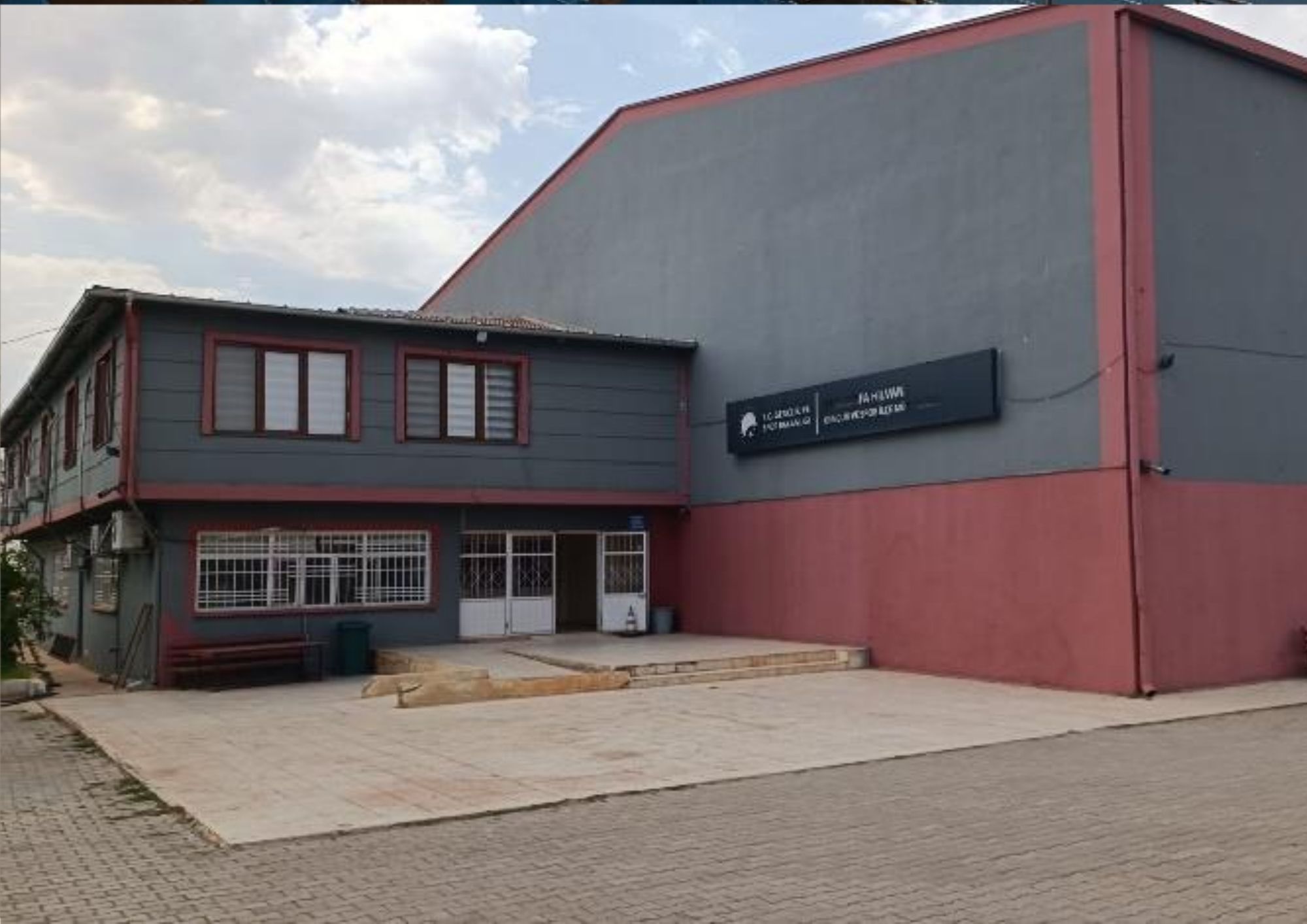 GSB Hilvan Gençlik ve Spor İlçe Müdürlüğü Kapalı Spor Salonu