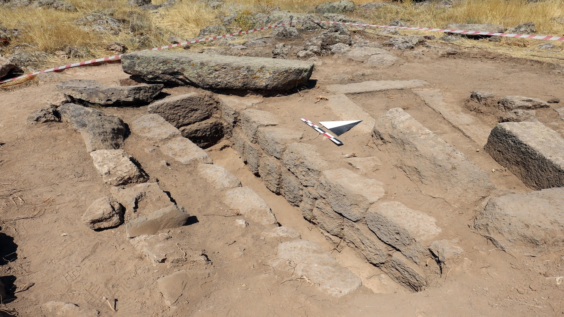 Malazgirt Savaş Alanının Tespiti ,Tarihi ve Arkeolojik Yüzey Araştırma Alanı
