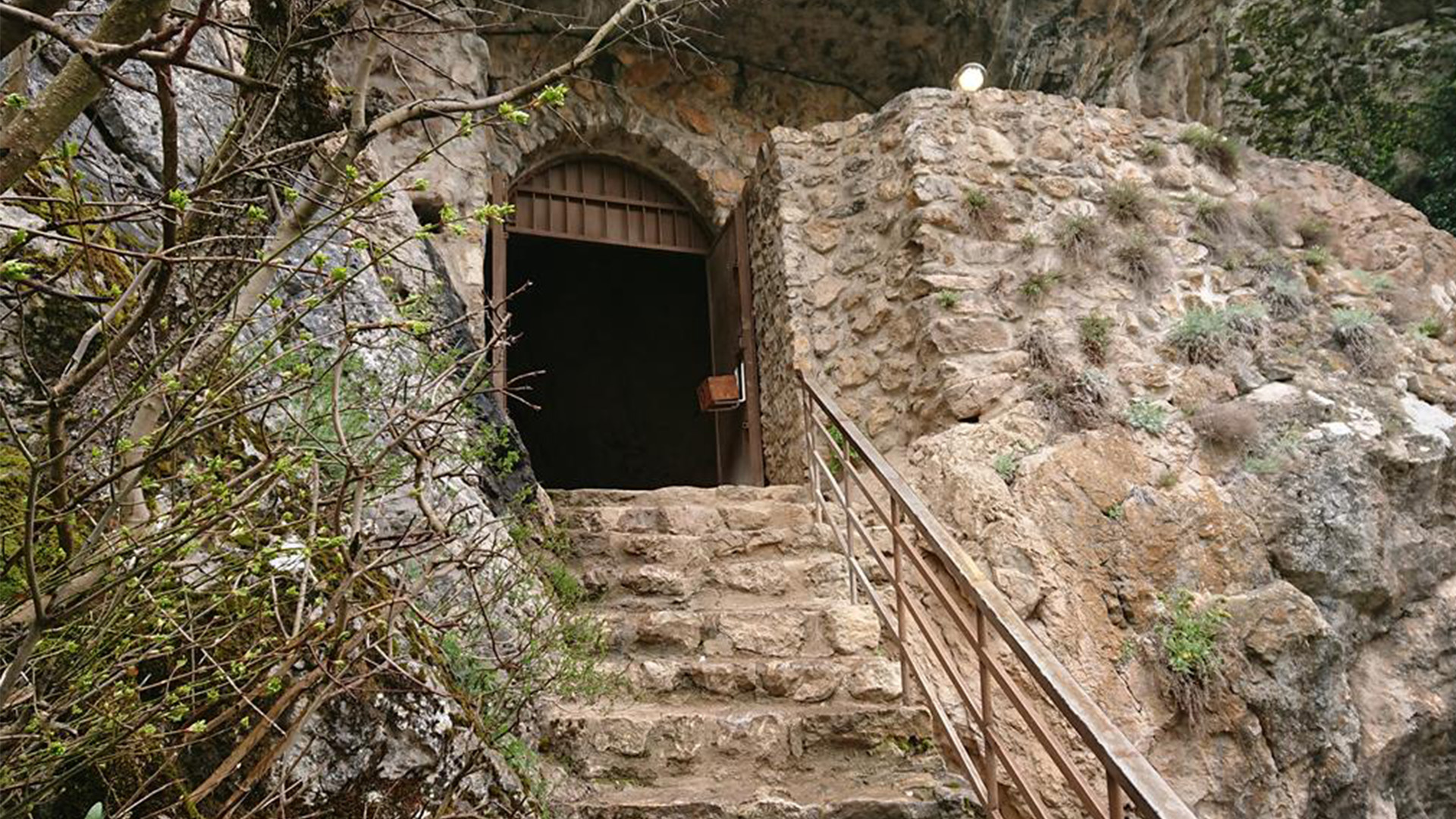 Bulak Mencilis Mağarası