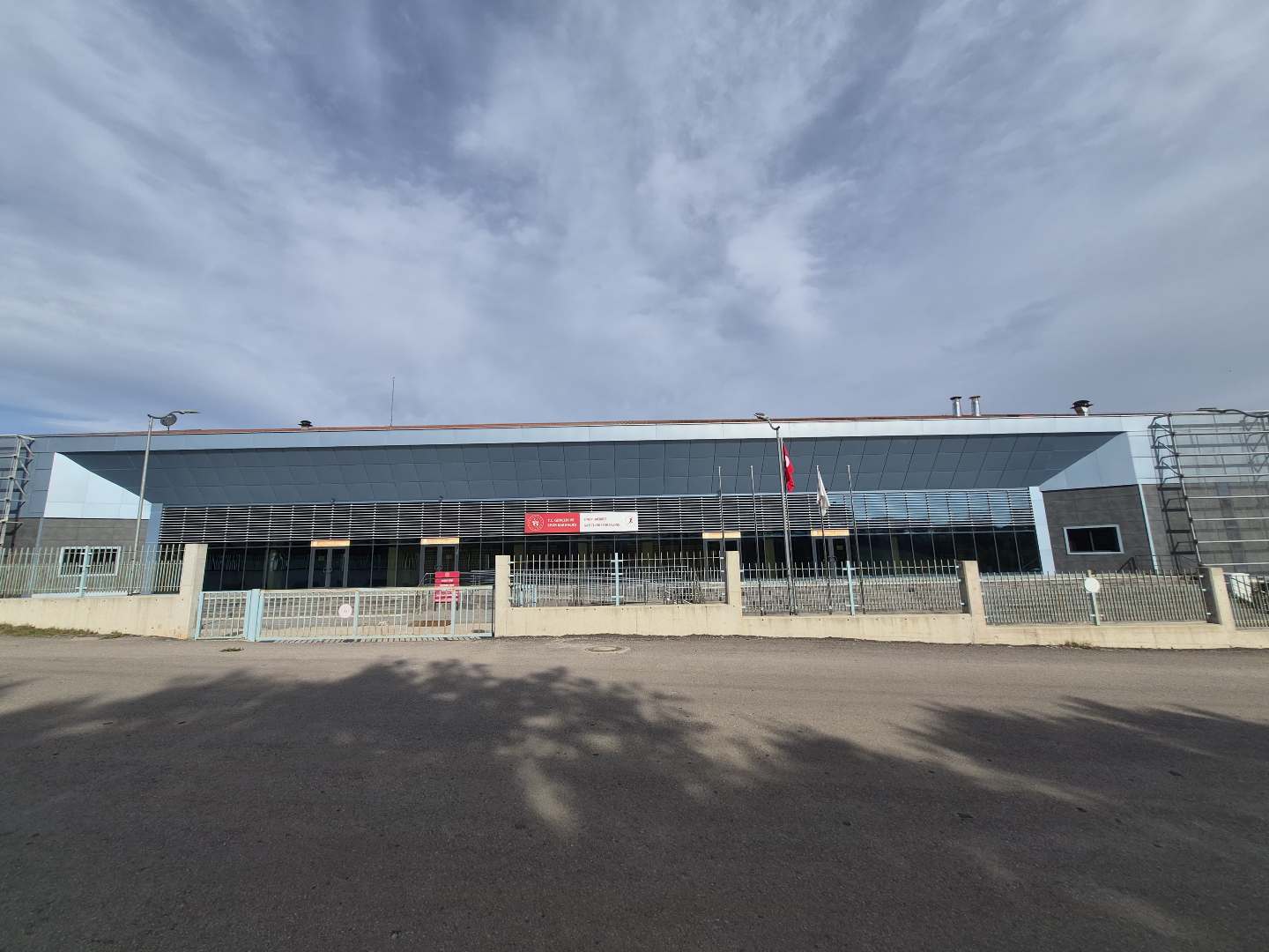 Gazi Çelebi Spor Salonu