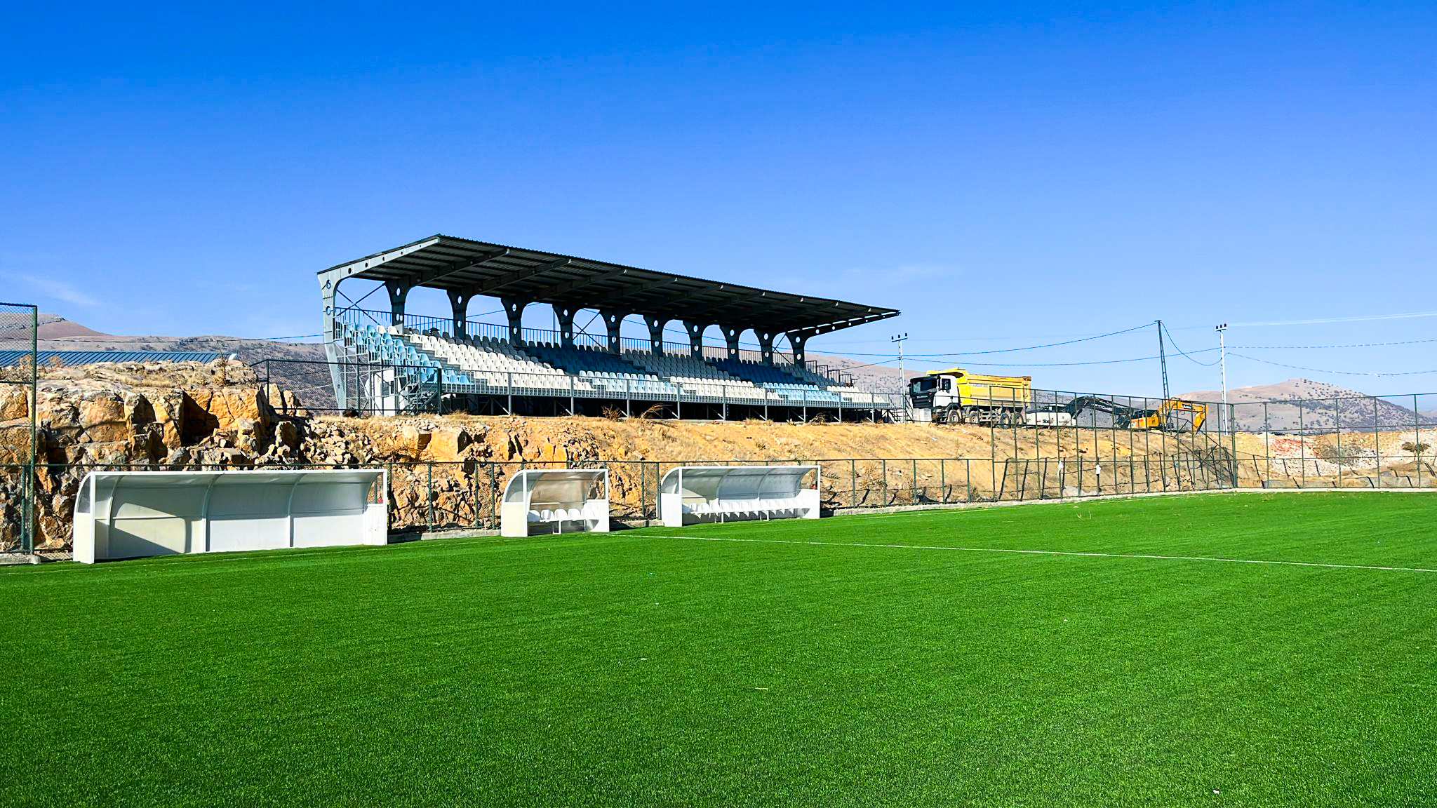 Doğanşehir Erkenek Sentetik Çim Saha