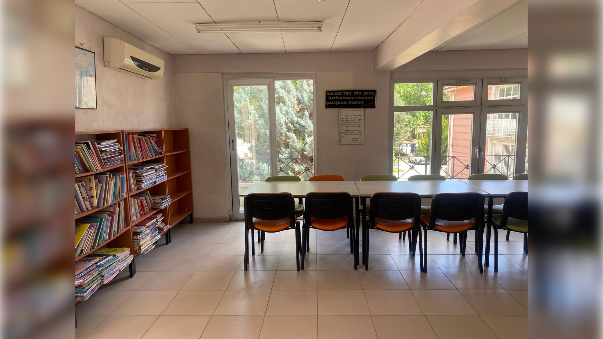 Oğuzeli İlçe Halk Kütüphanesi