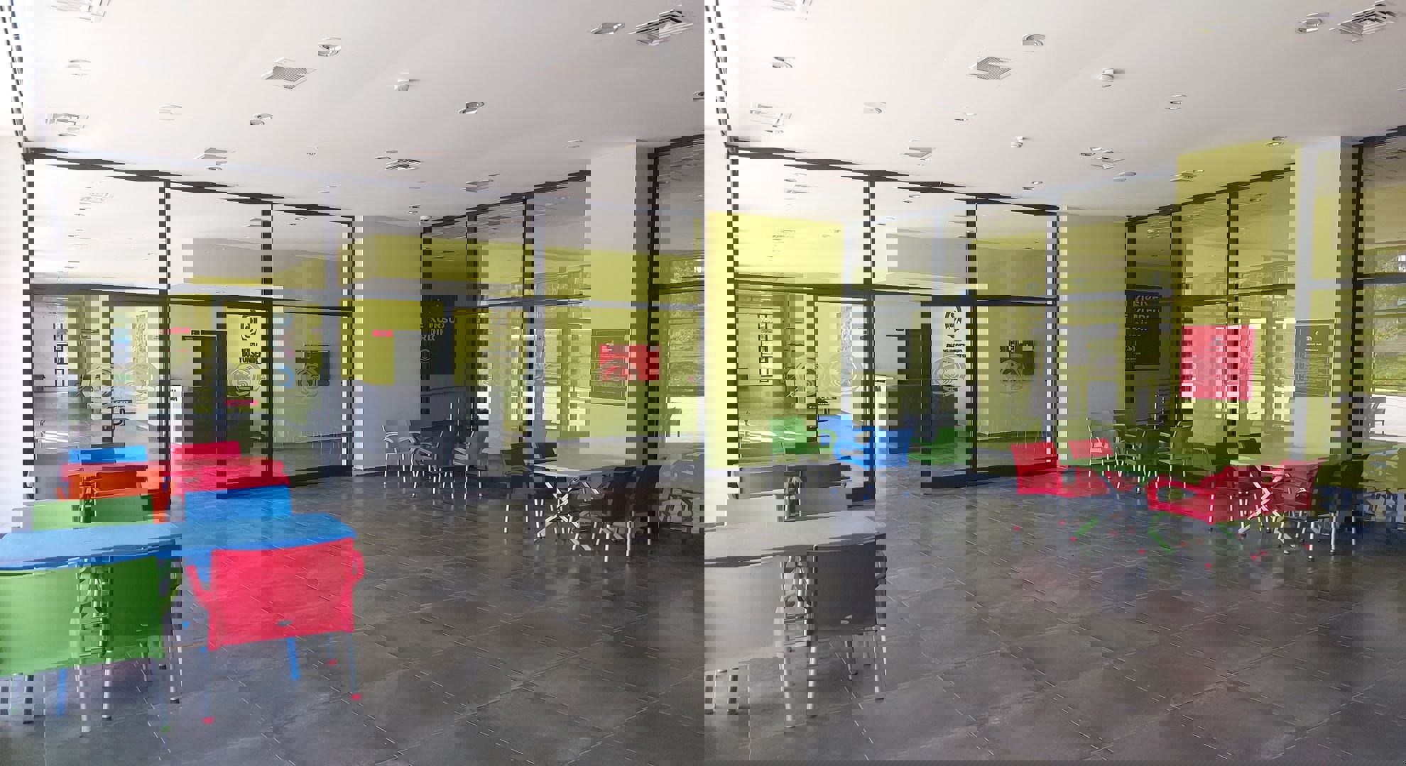 Tavas Kapalı Yüzme Havuzu