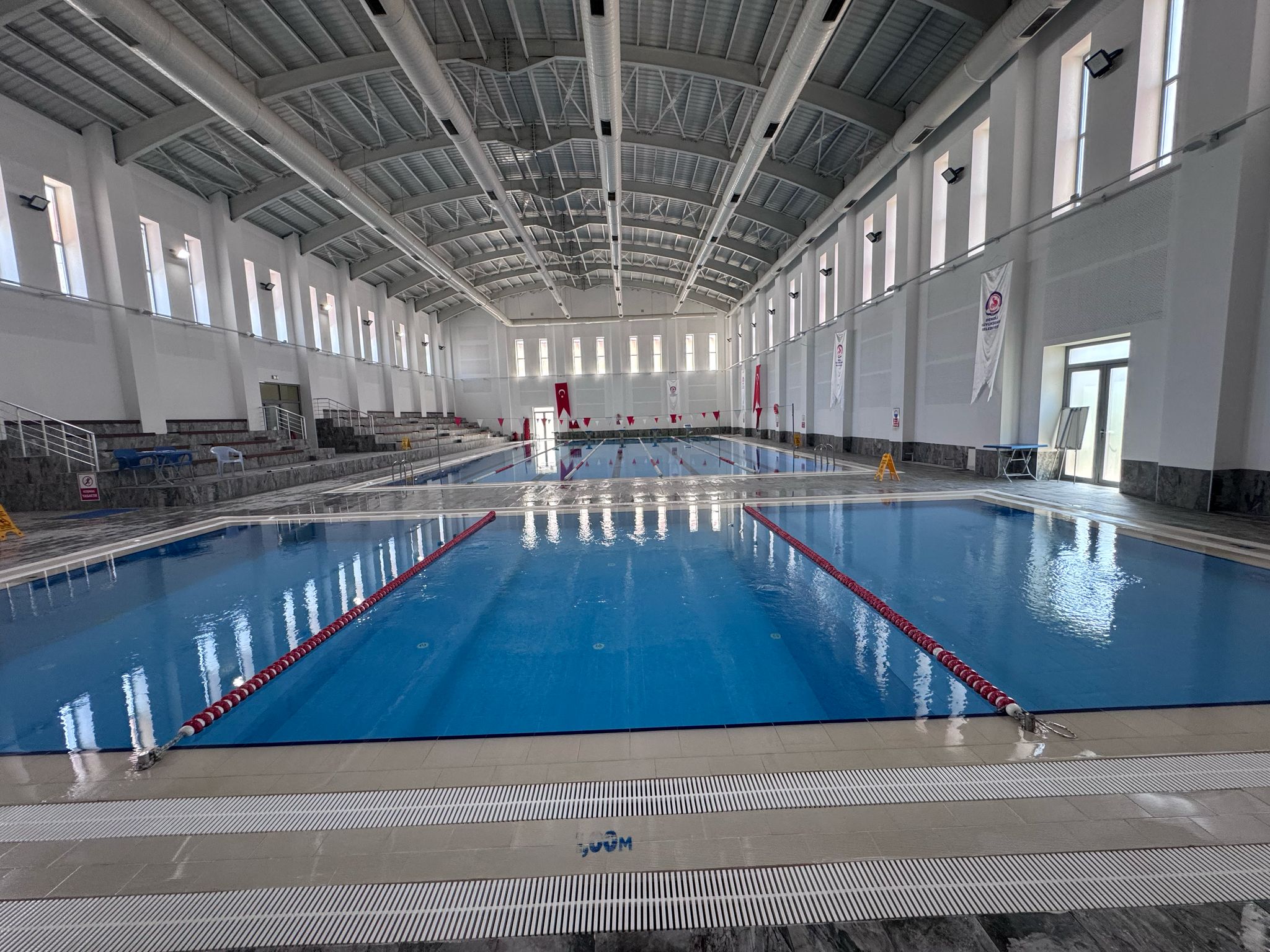 Karahasanlı Kapalı Yüzme Havuzu