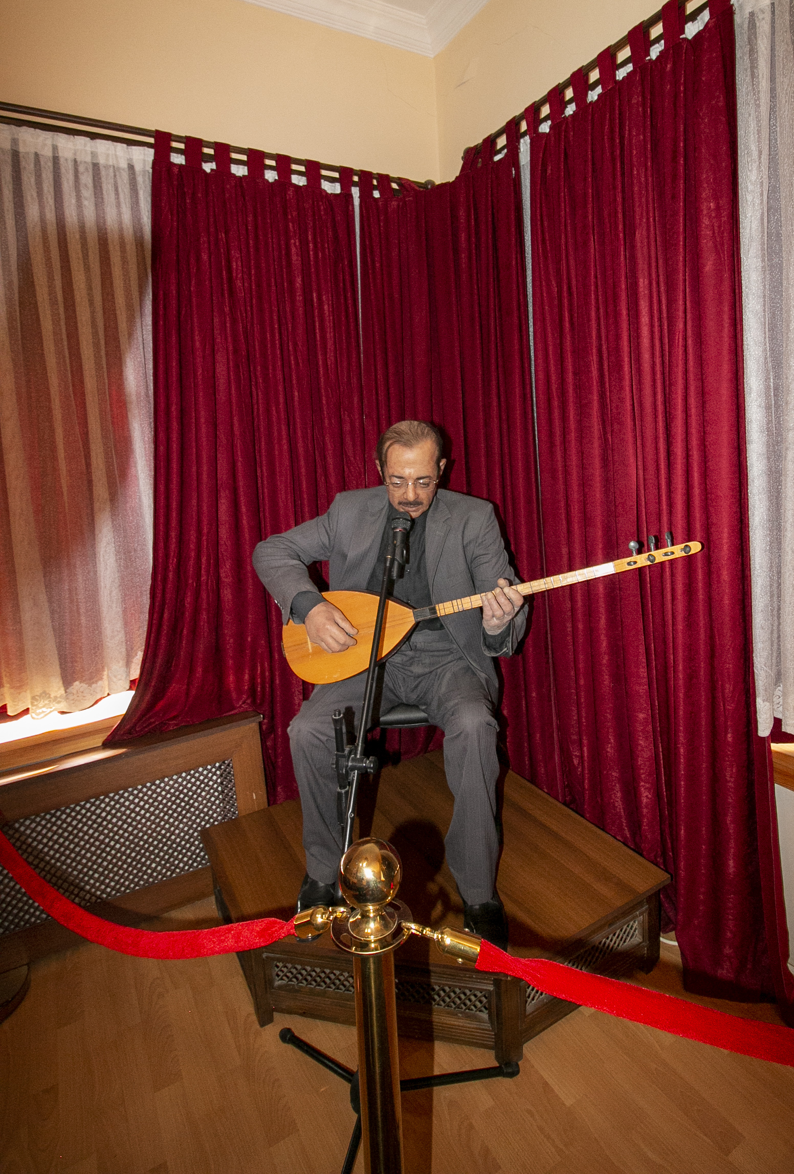 NEŞET ERTAŞ GÖNÜL SULTANLARI KÜLTÜR EVİ