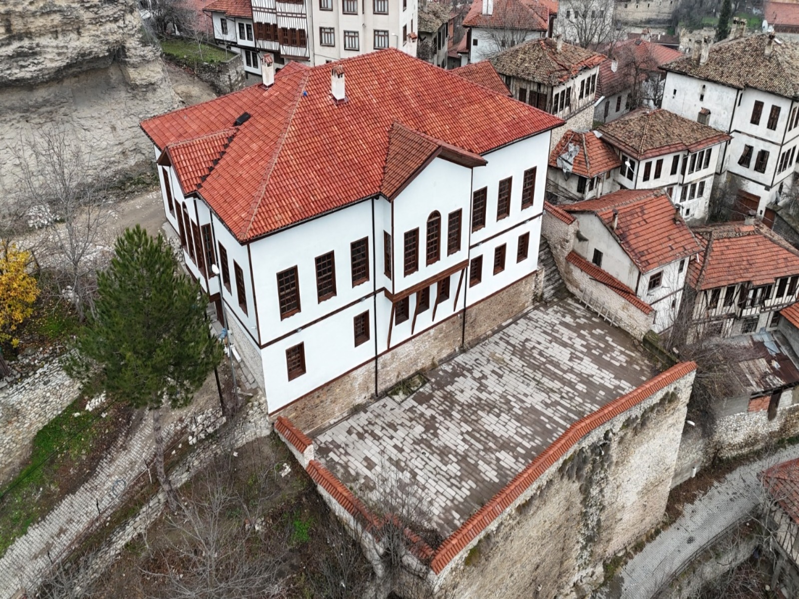 Kalealtı Eğitim ve Kent Tarihi Müzesi