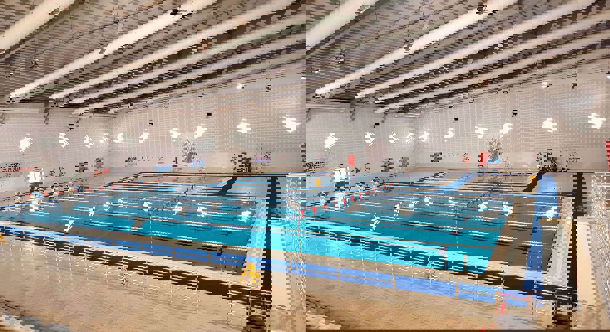 Kayıhan Kapalı Yüzme Havuzu