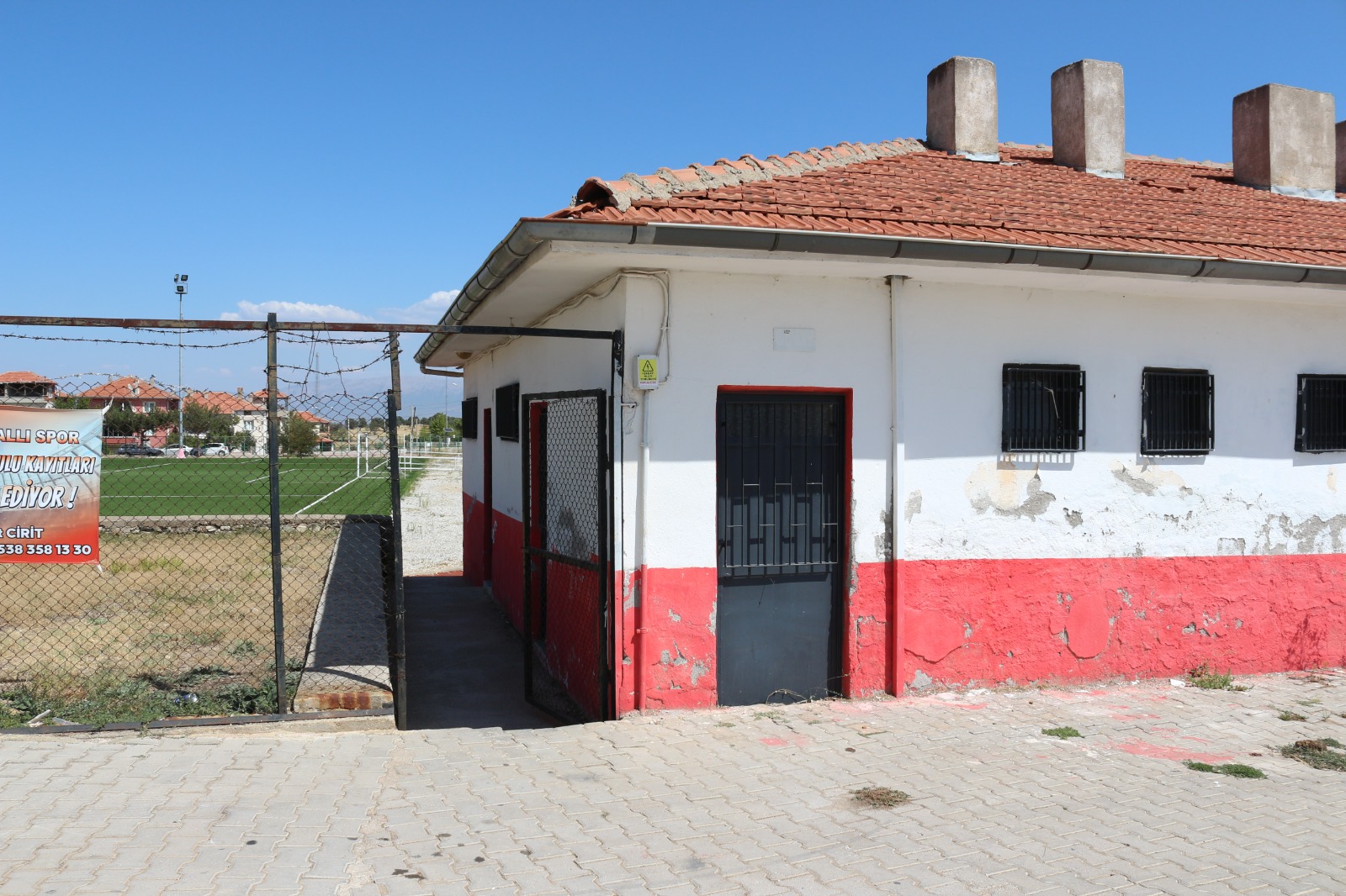 Karahallı İlçe Stadı