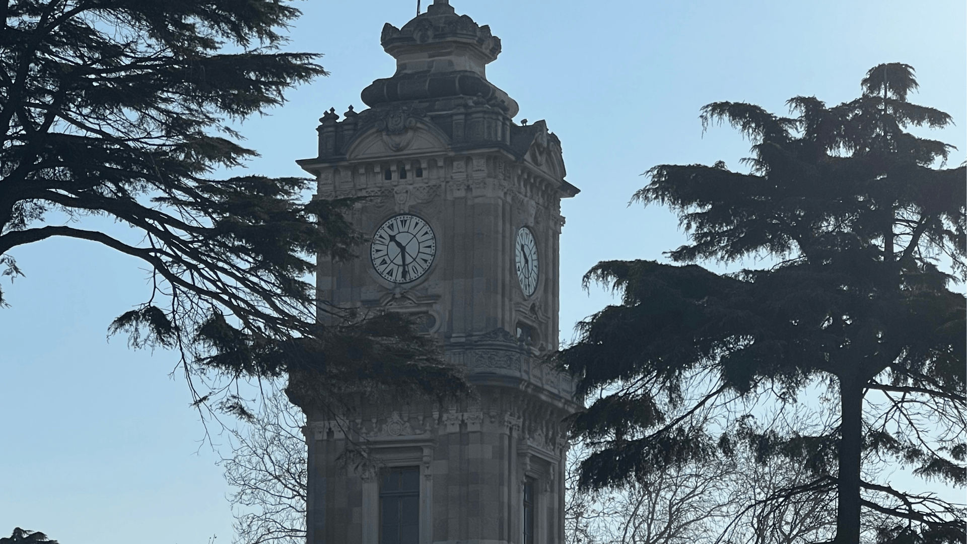 Dolmabahçe Saat Kulesi