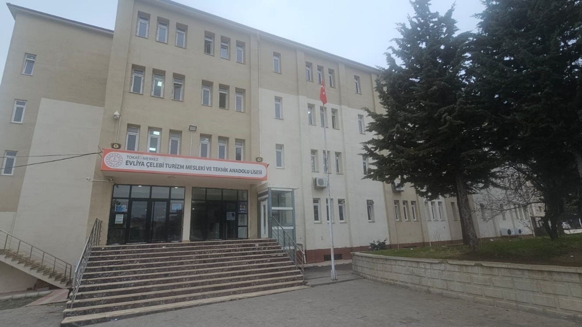 Evliya Çelebi Turizm Mesleki ve Teknik Anadolu Lisesi