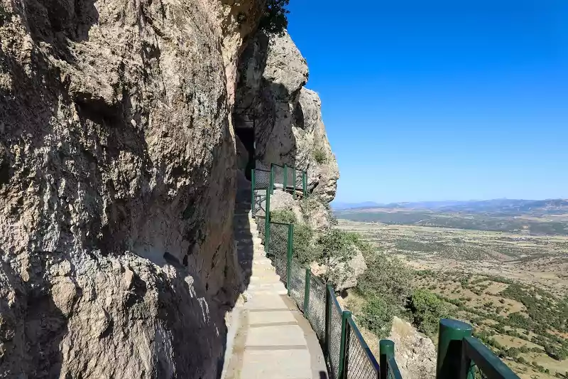 Yedi Uyurlar Mağarası (Ashab-ı Kehf Mağarası)