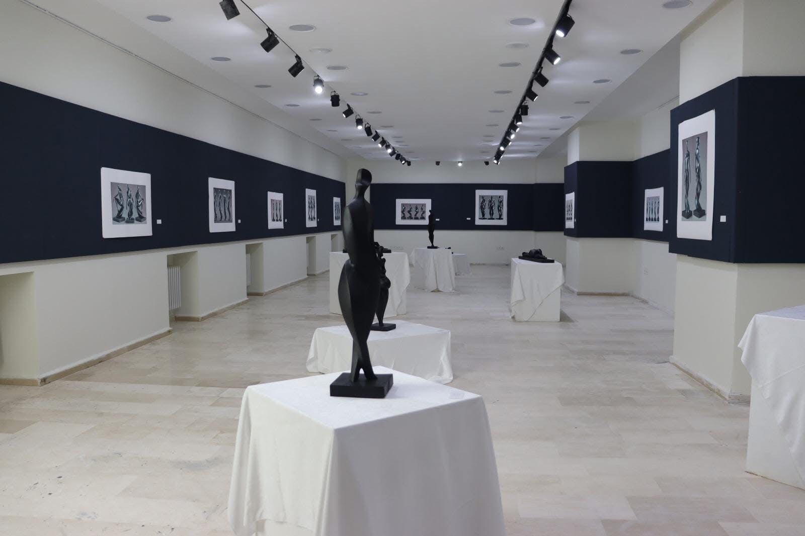 Diyarbakır Dicle Üniversitesi Ziya Gökalp Eğitim Fakültesi Sergi Salonu