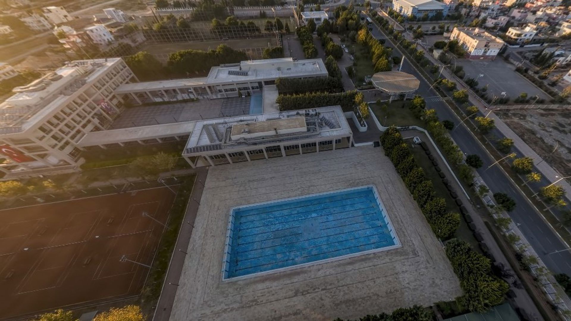 Mersin Büyük Şehir Beledyesi - Macit Özcan Spor Kompleksi