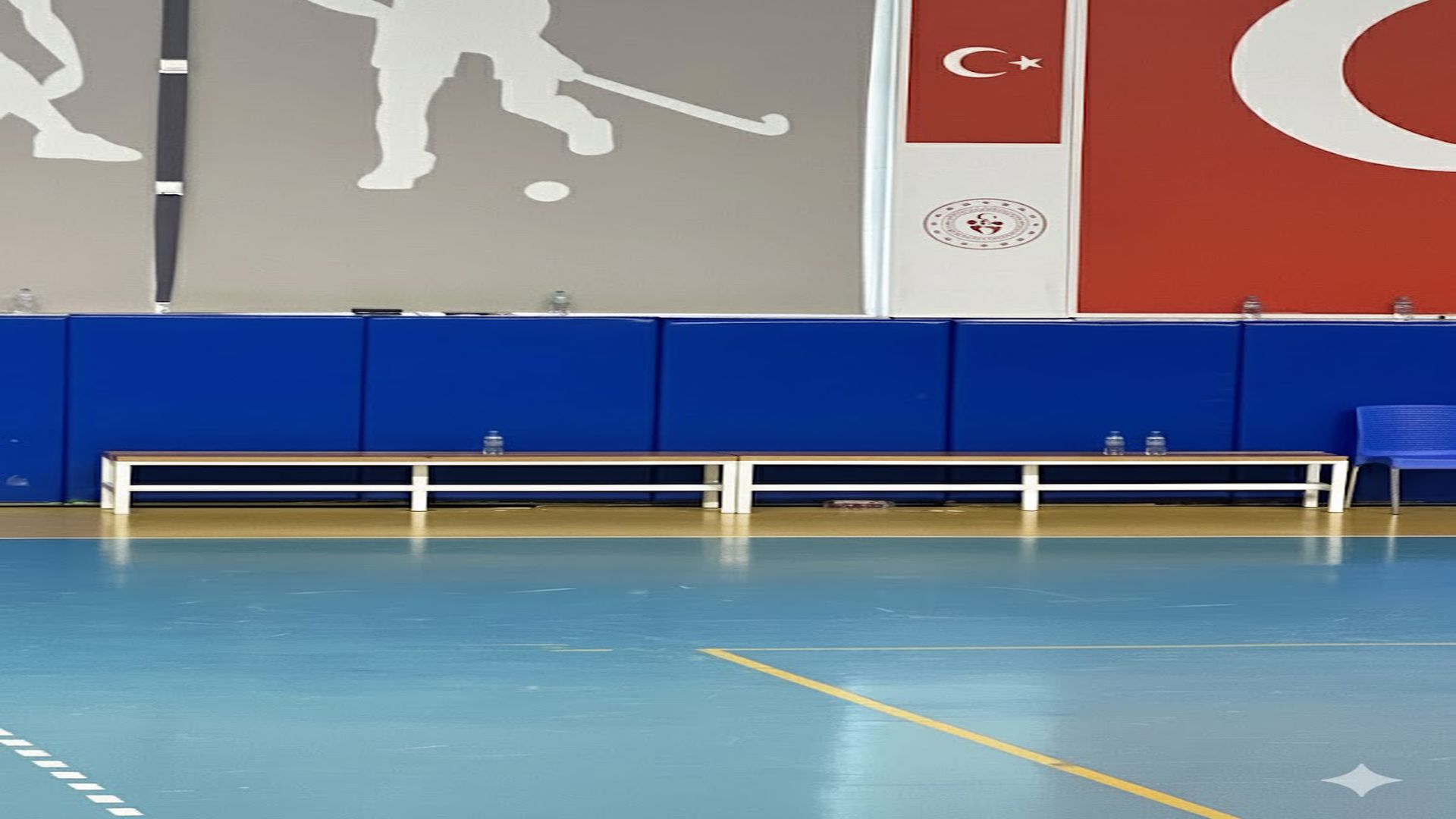 Yalınayak Spor Salonu