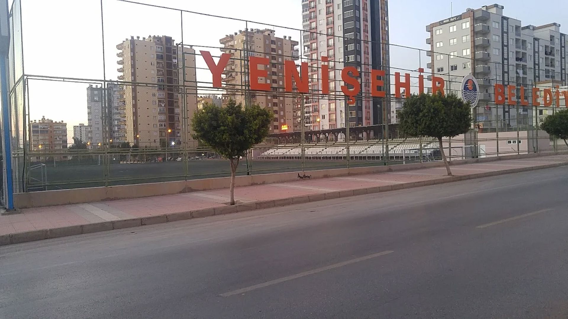 Özgecan Gençlik Merkezi