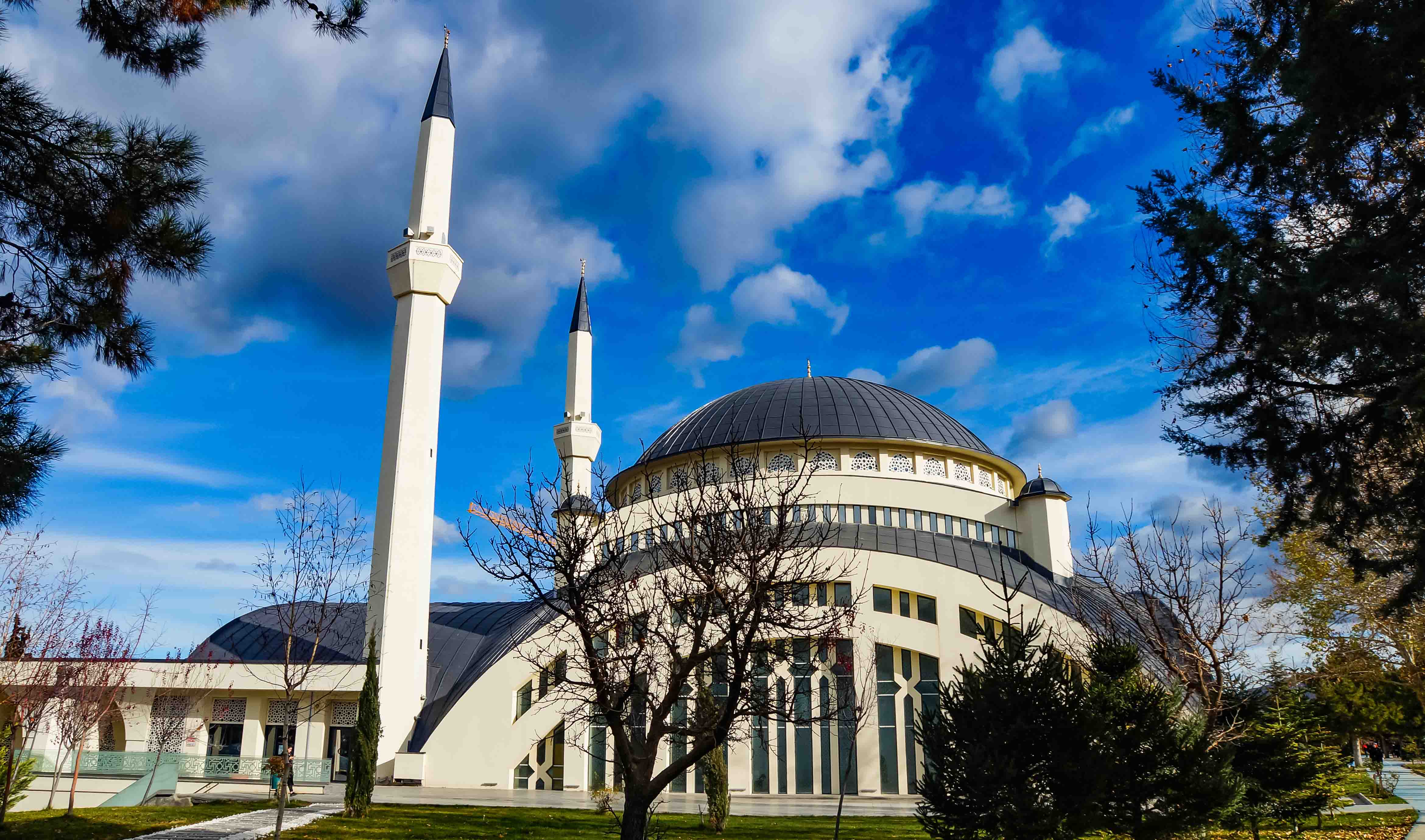 İnönü Üniversitesi İlahiyat Fakültesi Camii