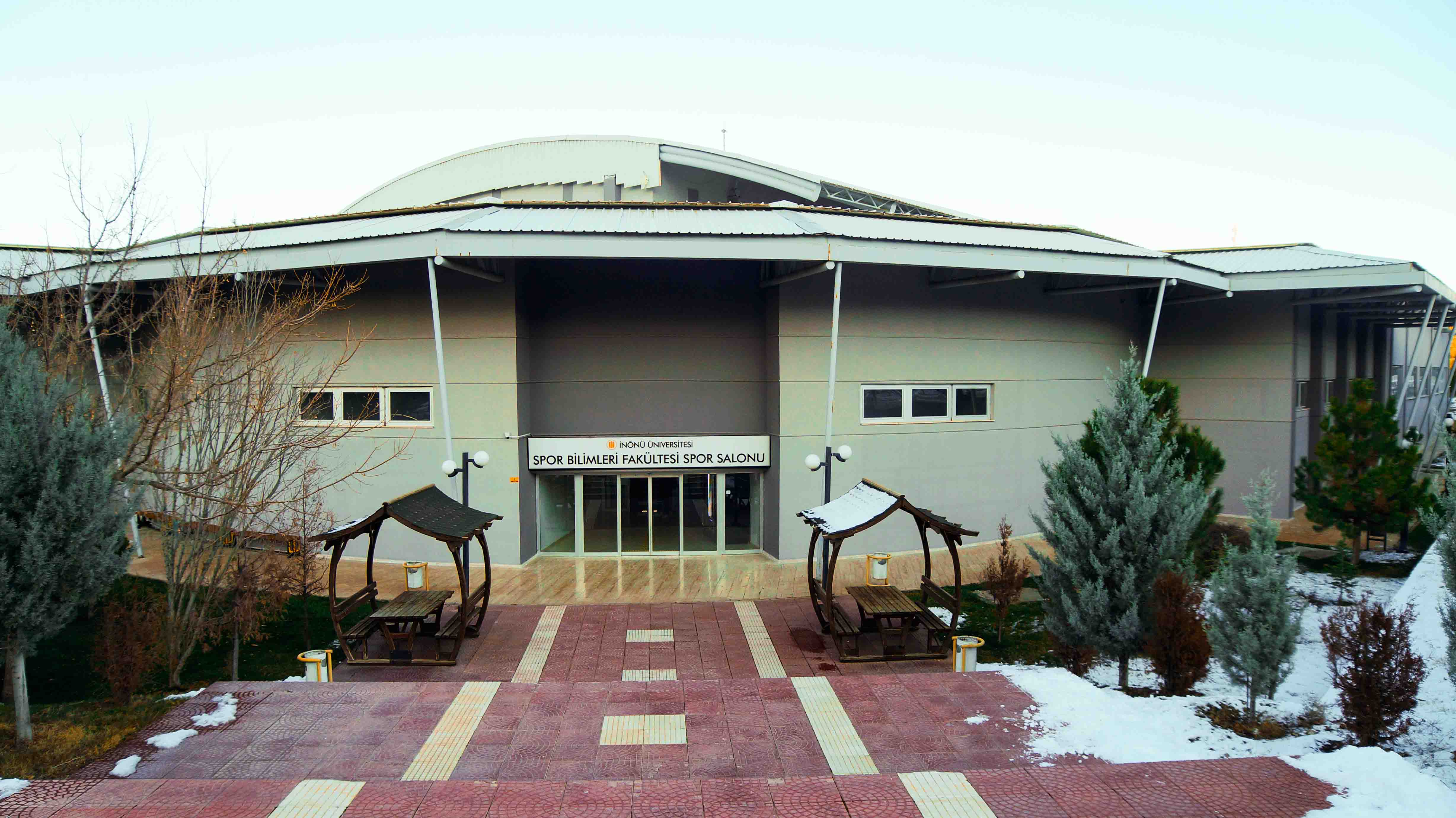 İnönü Üniversitesi Spor Bilimleri Fakültesi Kapalı Spor Salonu