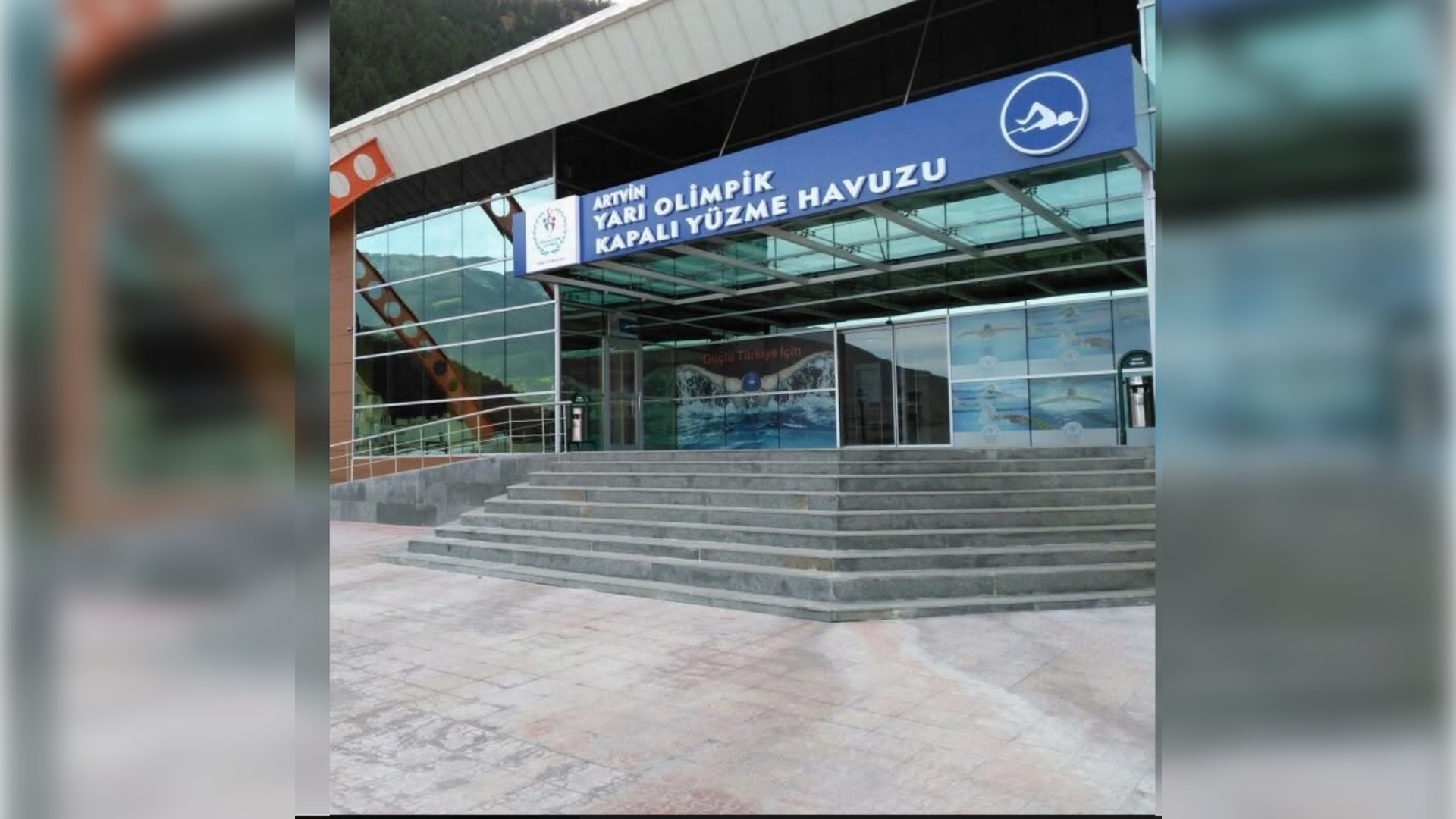 Yarı Olimpik Kapalı Yüzme Havuzu