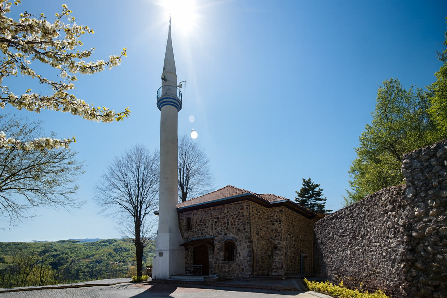 Başiskele Servetiye Karşı Köyü Taş Cami