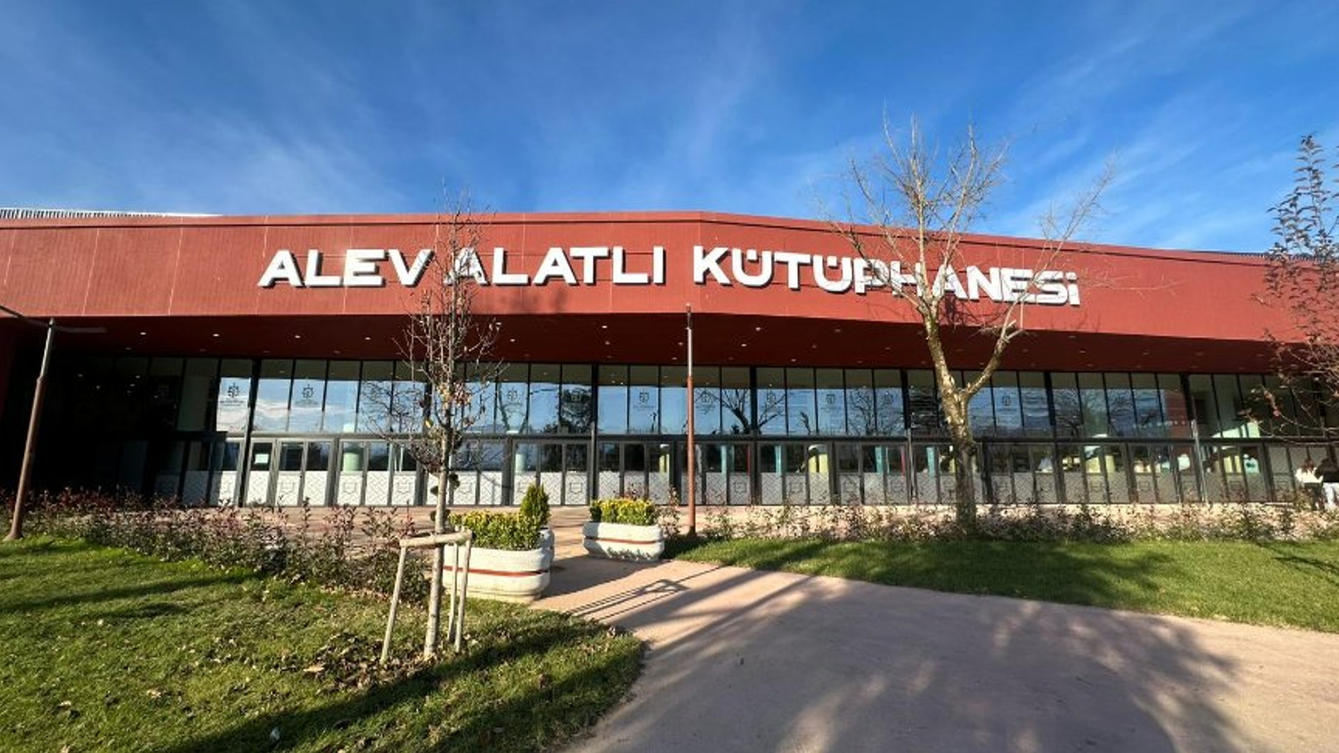 KOCAELİ BÜYÜKŞEHİR BELEDİYESİ ALEV ALATLI KÜTÜPHANESİ