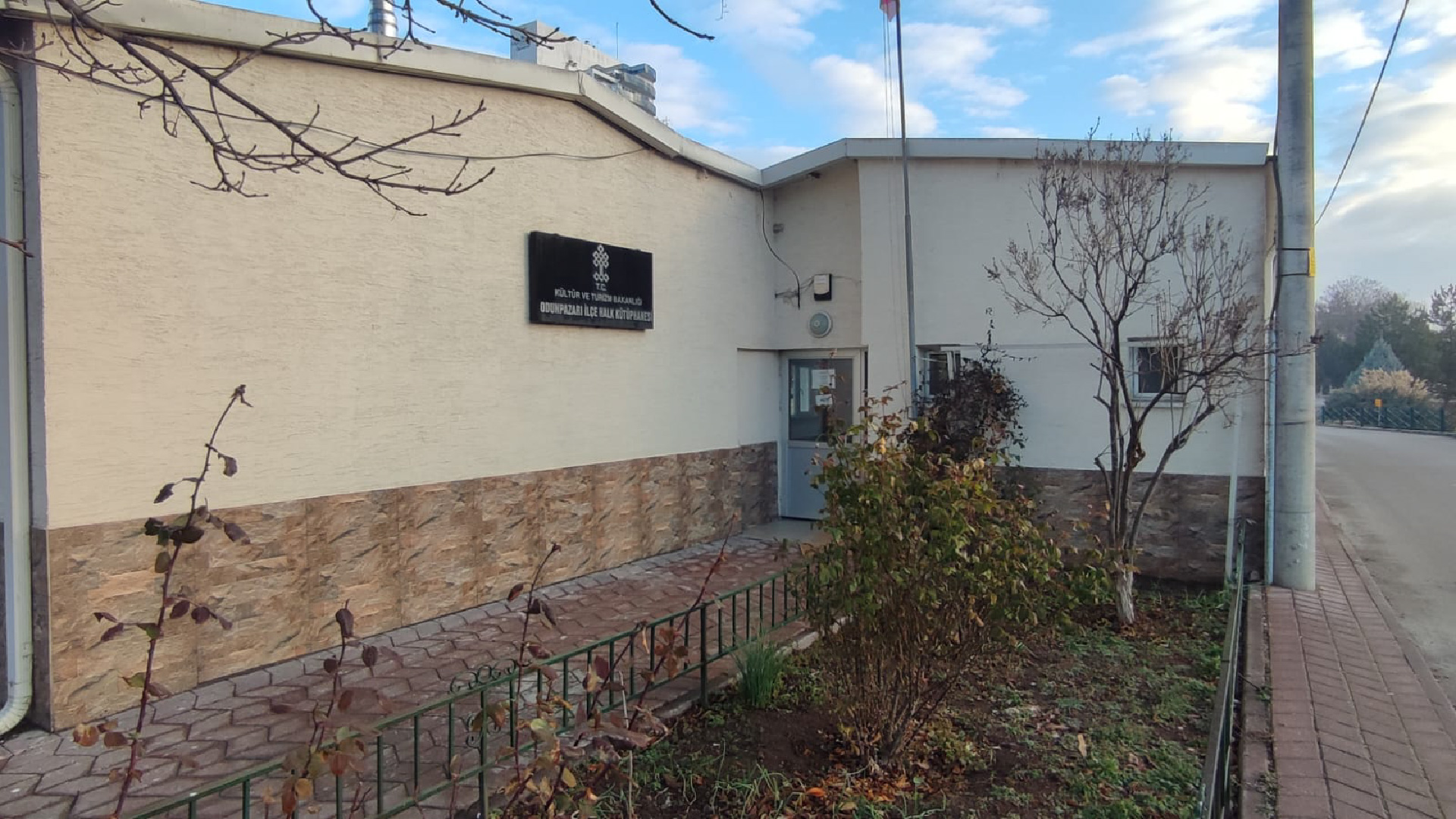 Odunpazarı İlçe Halk Kütüphanesi