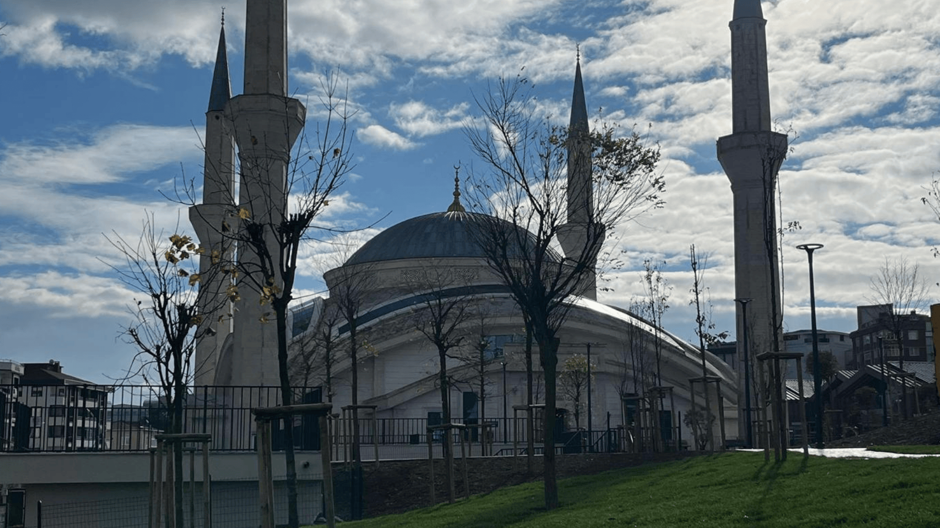 Hadımköy Merkez Camii