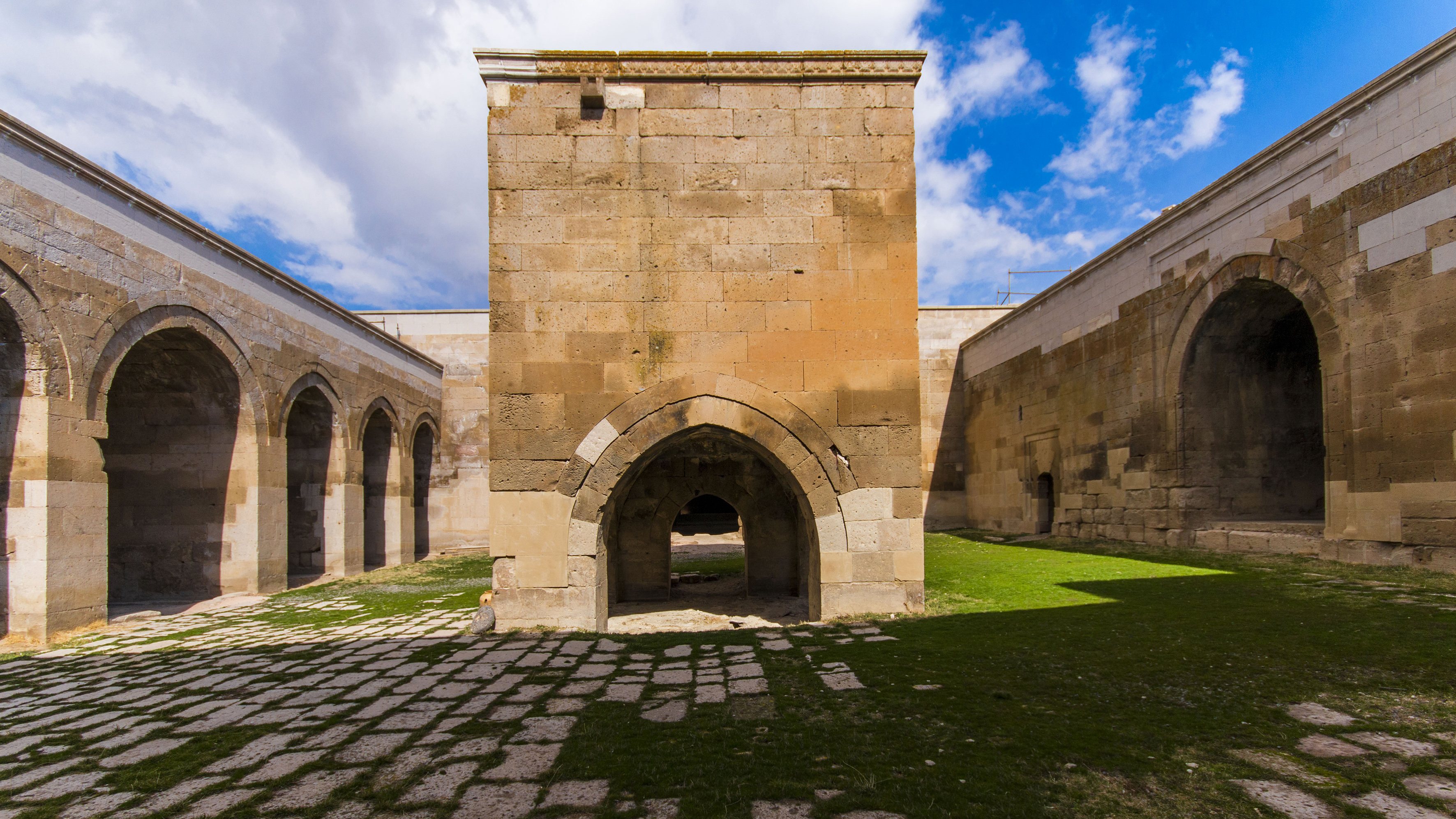 Ağzıkarahan Kervansarayı