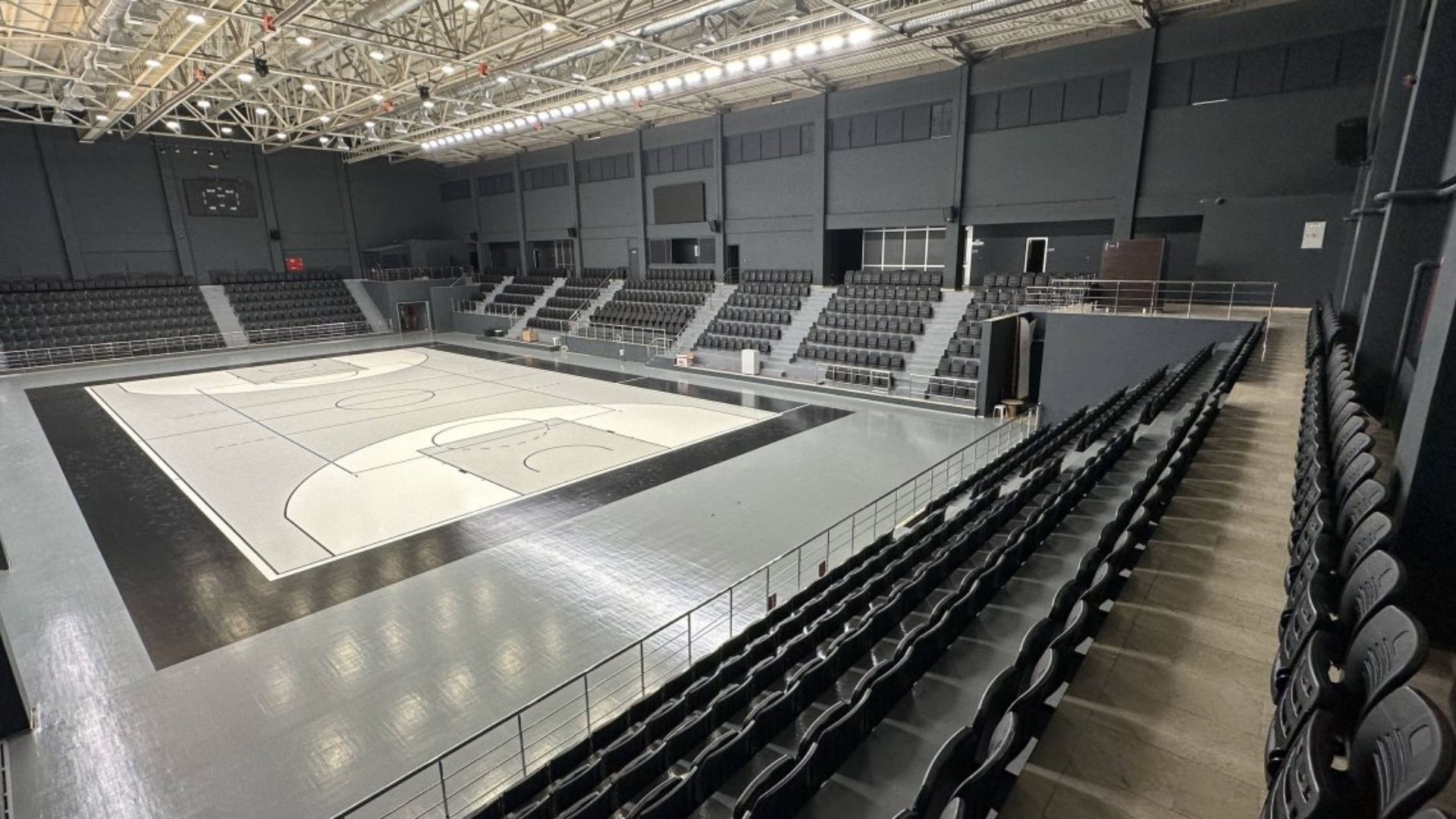 Çayırova Akse Kapalı Spor Salonu