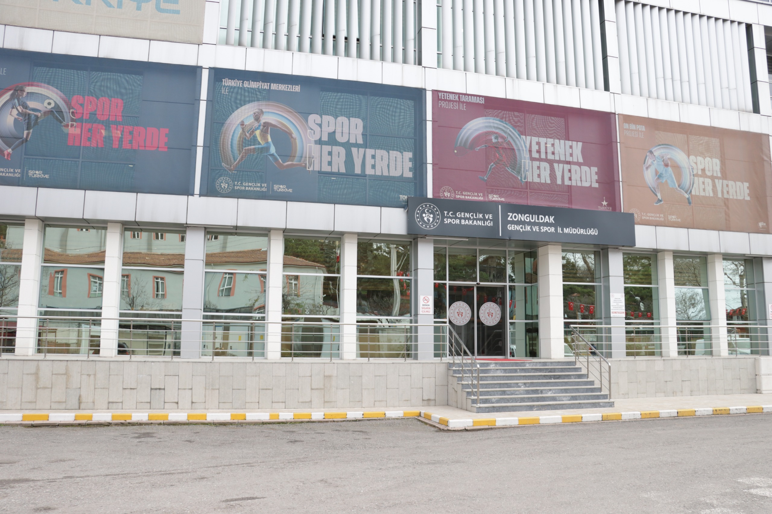 Zonguldak Kemal Köksal Stadyumu ve Gençlik Spor İl Müdürlüğü