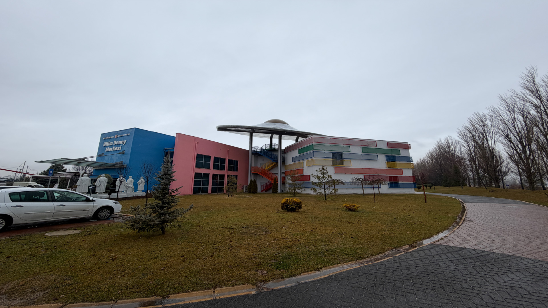 Bilim Deney Merkezi ve Sabancı Uzay Evi