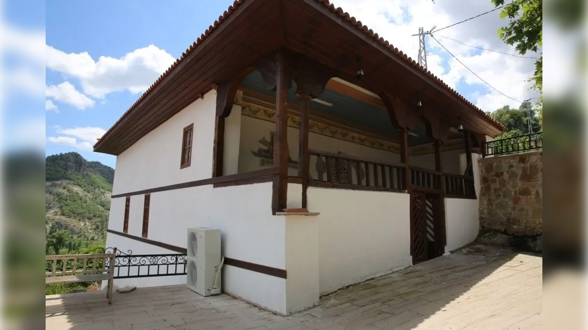 Küpeler Tarihi Camii