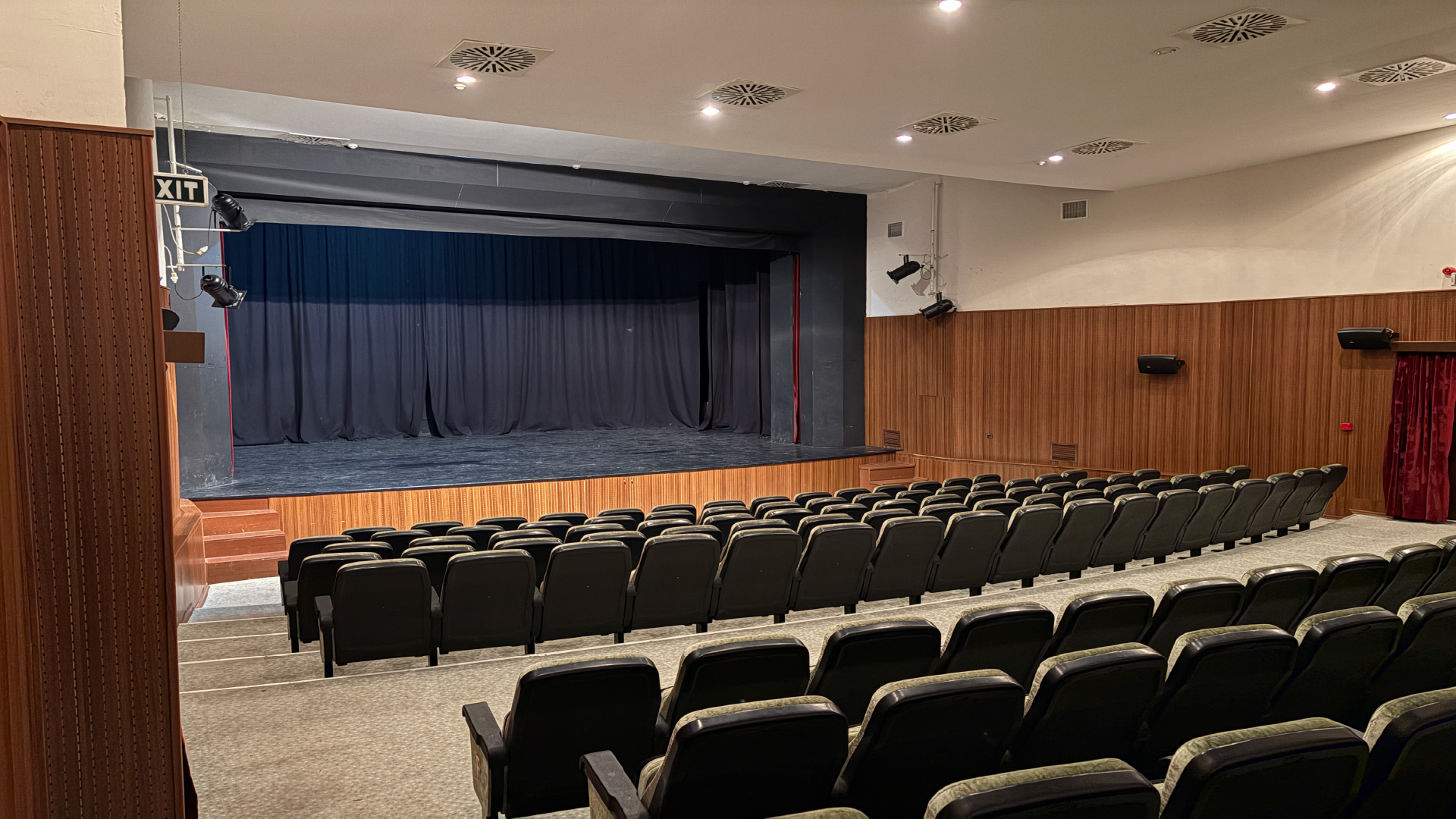 Sultandere Kültür Merkezi Tiyatro Sahnesi