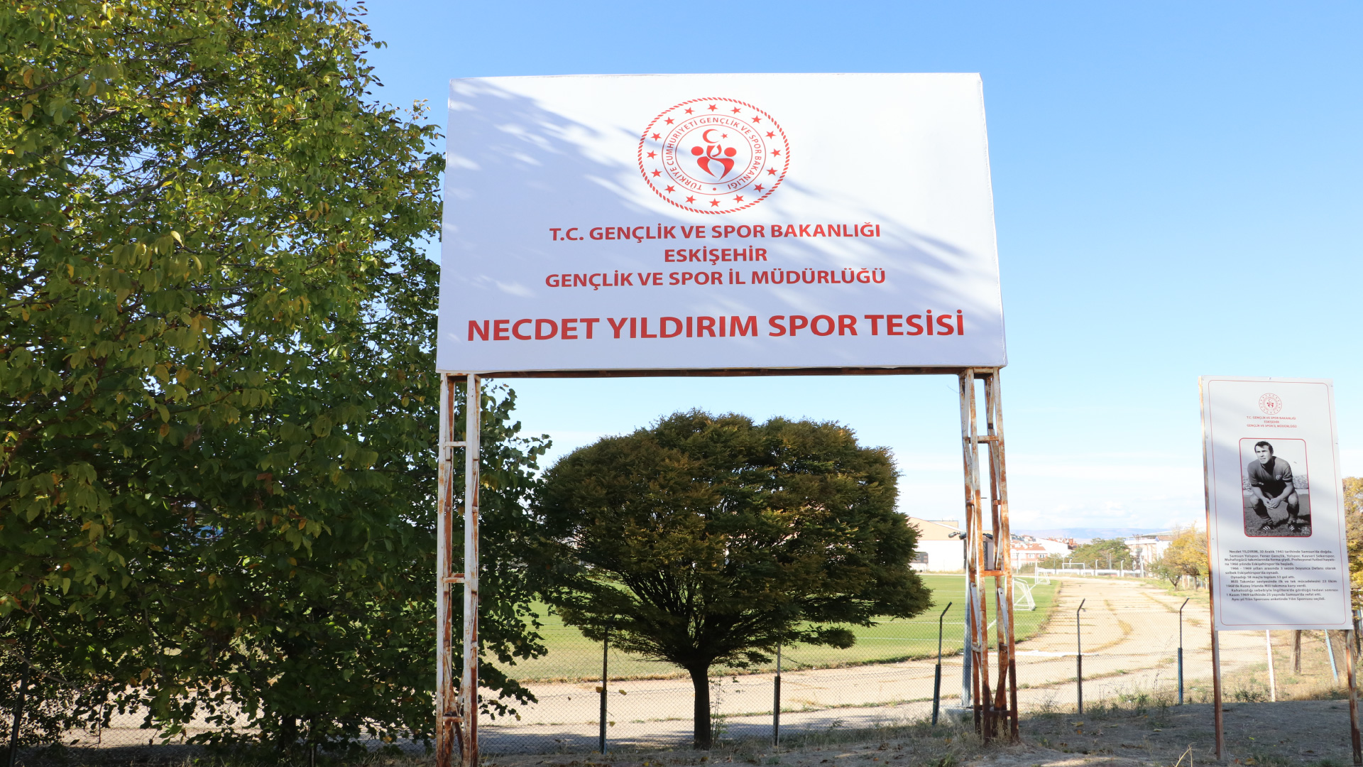 Osmangazi Spor Kompleksi Necdet Yıldırım Doğal Çim Futbol Sahası