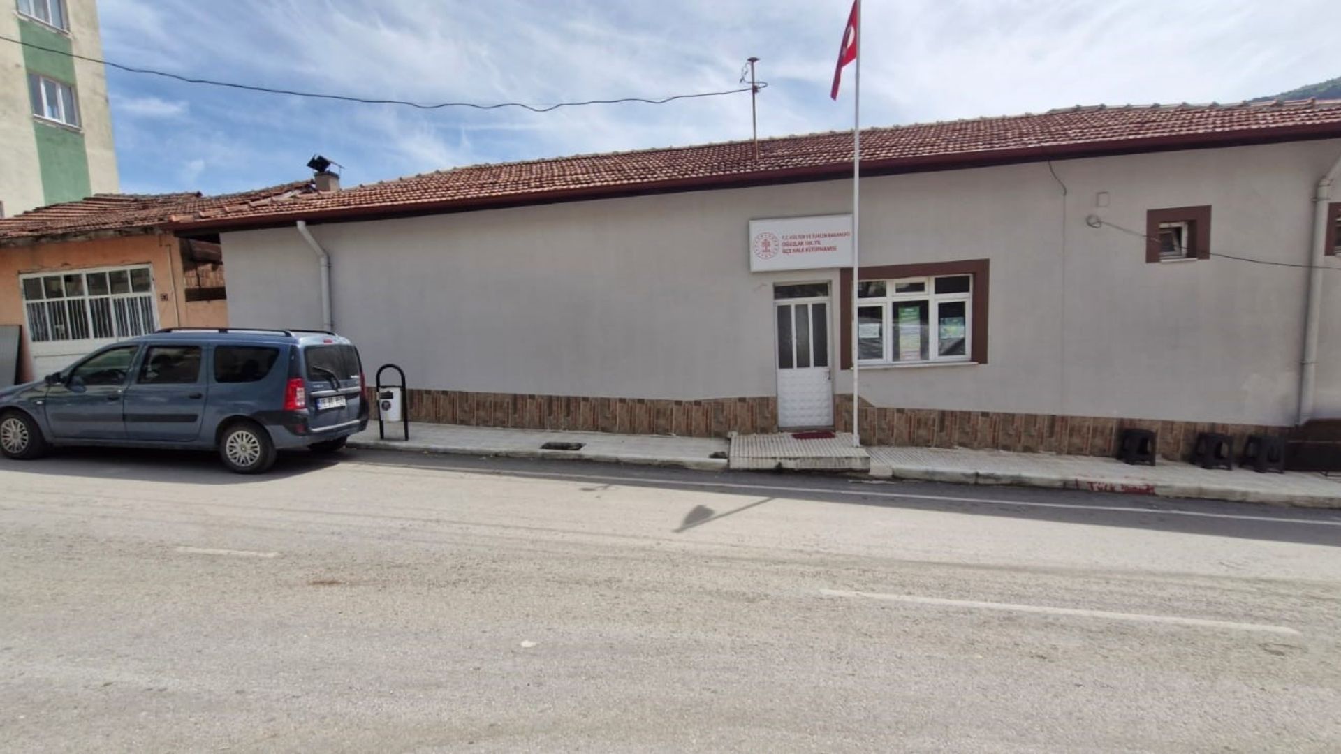 OĞUZLAR İLÇESİ 100. YIL HALK KÜTÜPHANESİ