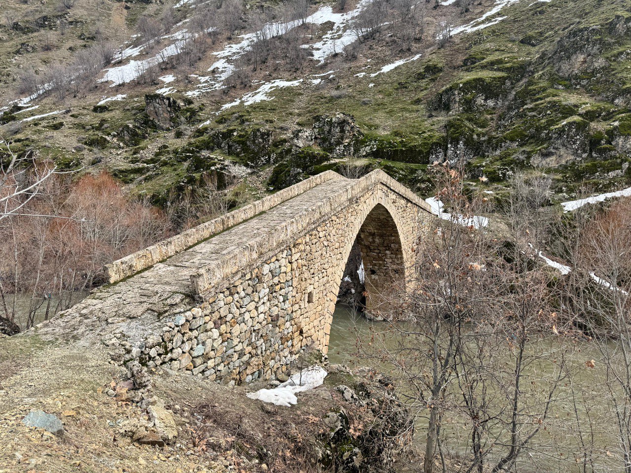 Şemdinli Taş Köprü