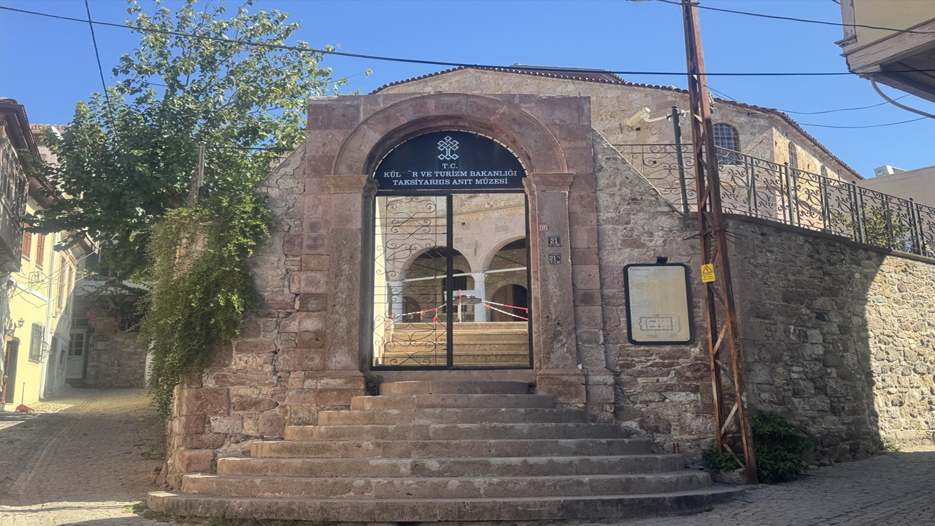 Taksiyarhis Anıt Müzesi