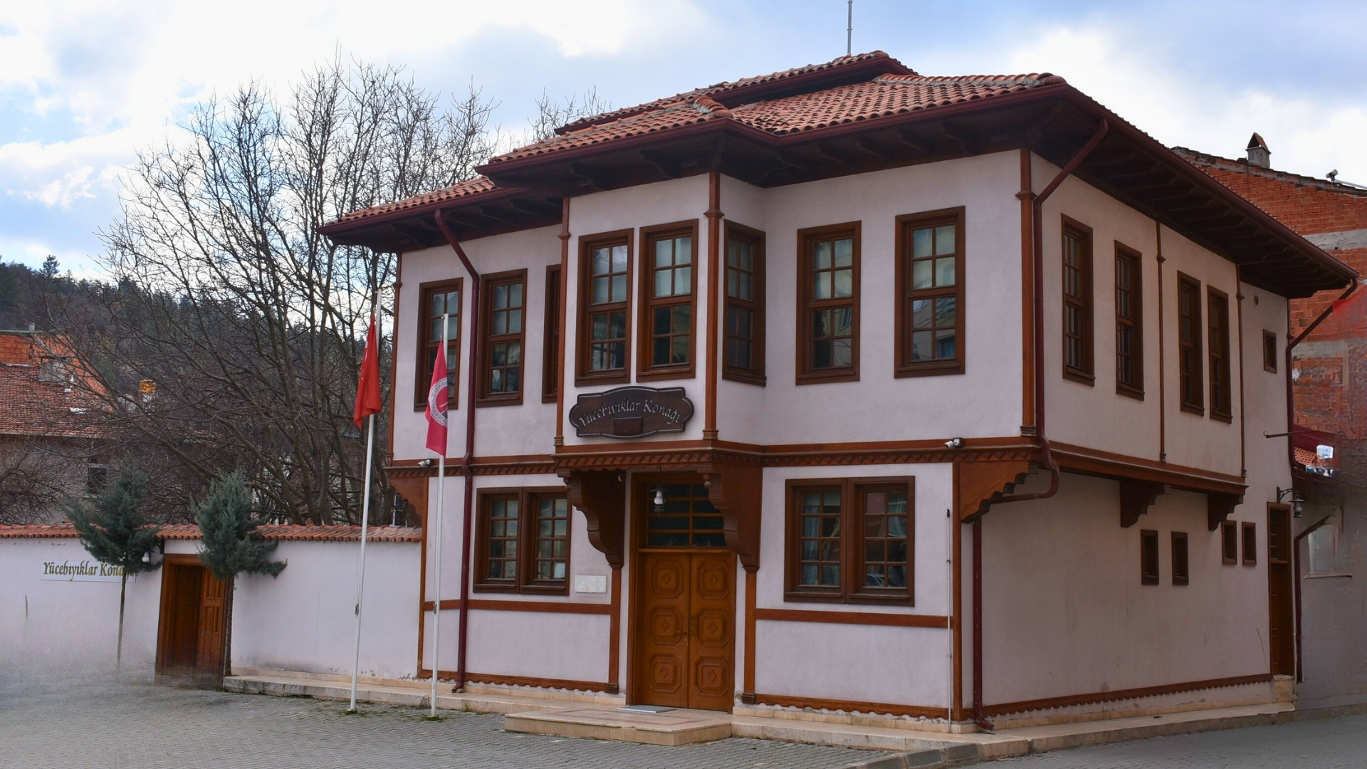 Yücebıyıklar Konağı