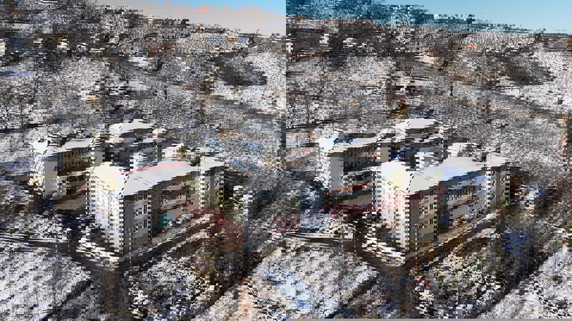 Penbe-İzzet Şahin Güzel Sanatlar Lisesi