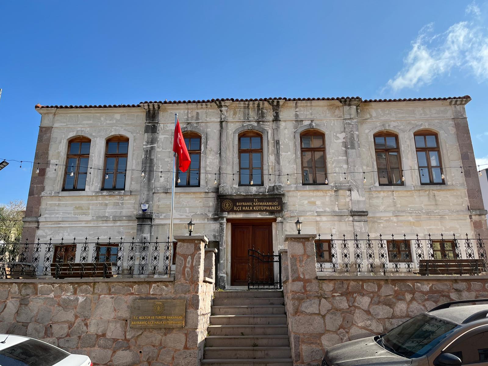 Bayramiç İlçe Halk Kütüphanesi