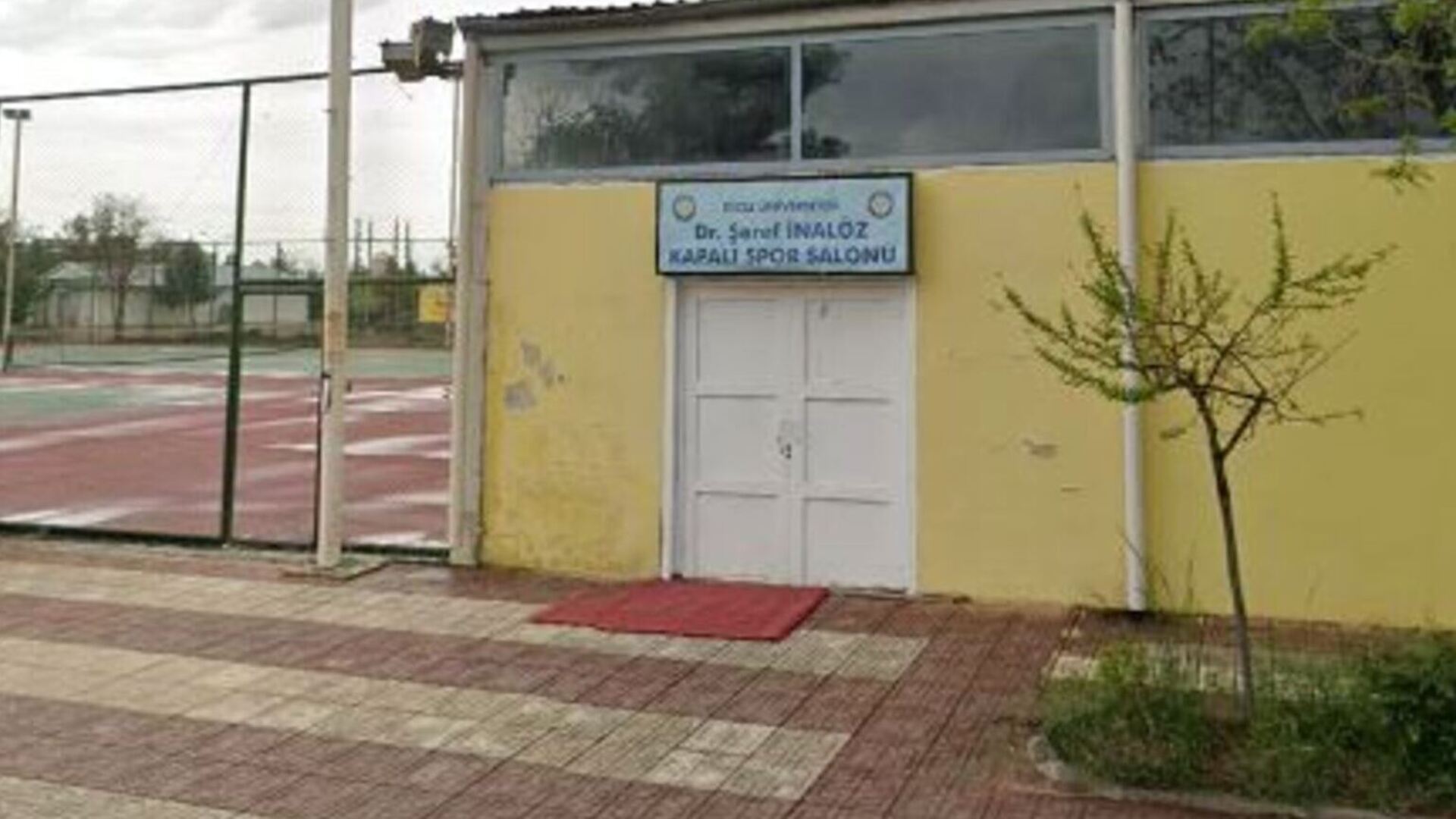 Diyarbakır Dicle Üniversitesi Dr. Şeref İnalöz Kapalı Spor Salonu