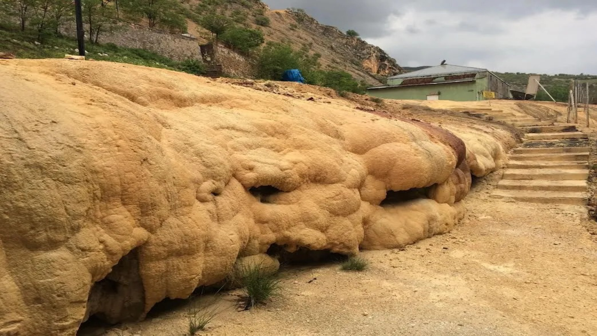 KARAKOÇAN GOLAN KAPLICALARI