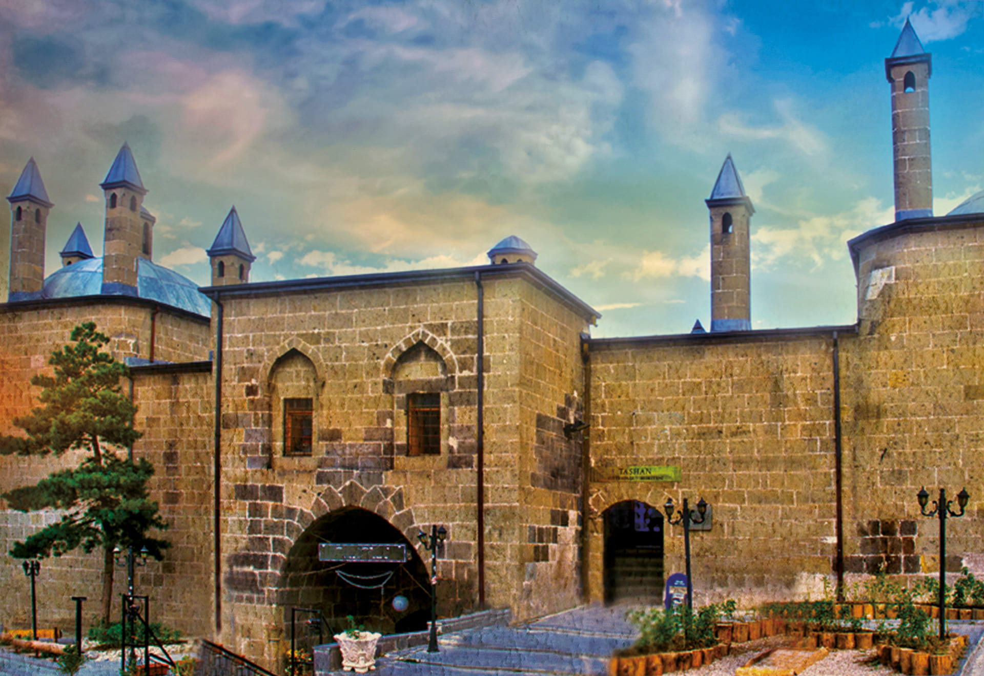 Rüstem Paşa Kervansarayı (Taşhan)