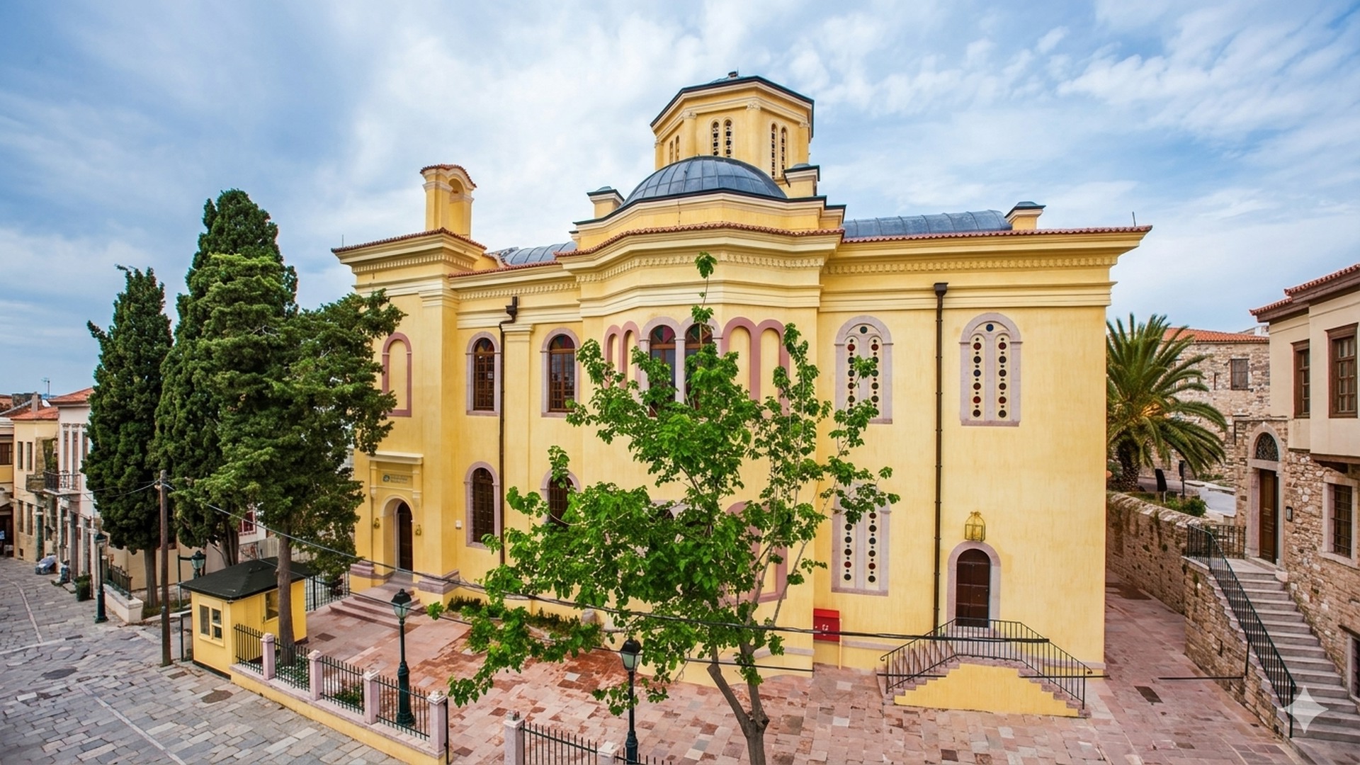 Cunda Rahmi M. Koç Müzesi (Taksiyarhis)