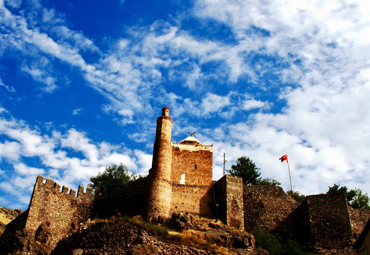İspir Kalesi